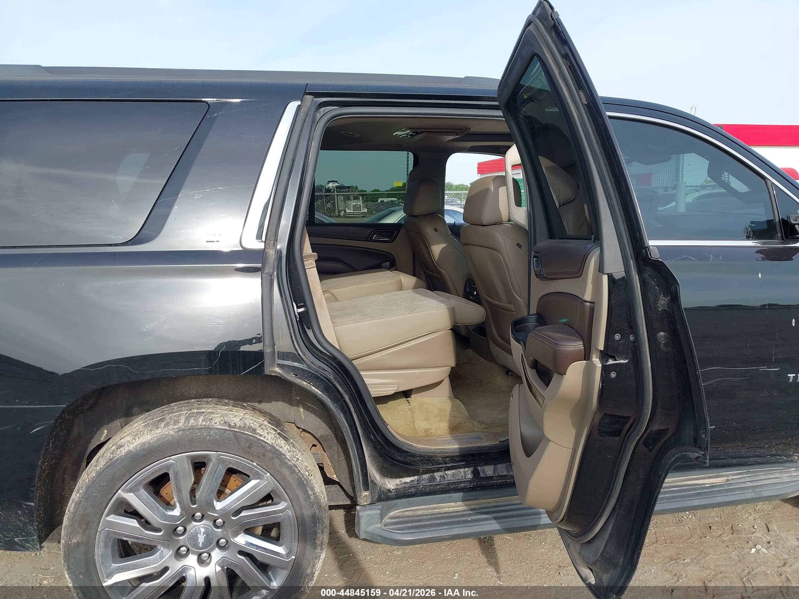 CHEVROLET TAHOE image 8