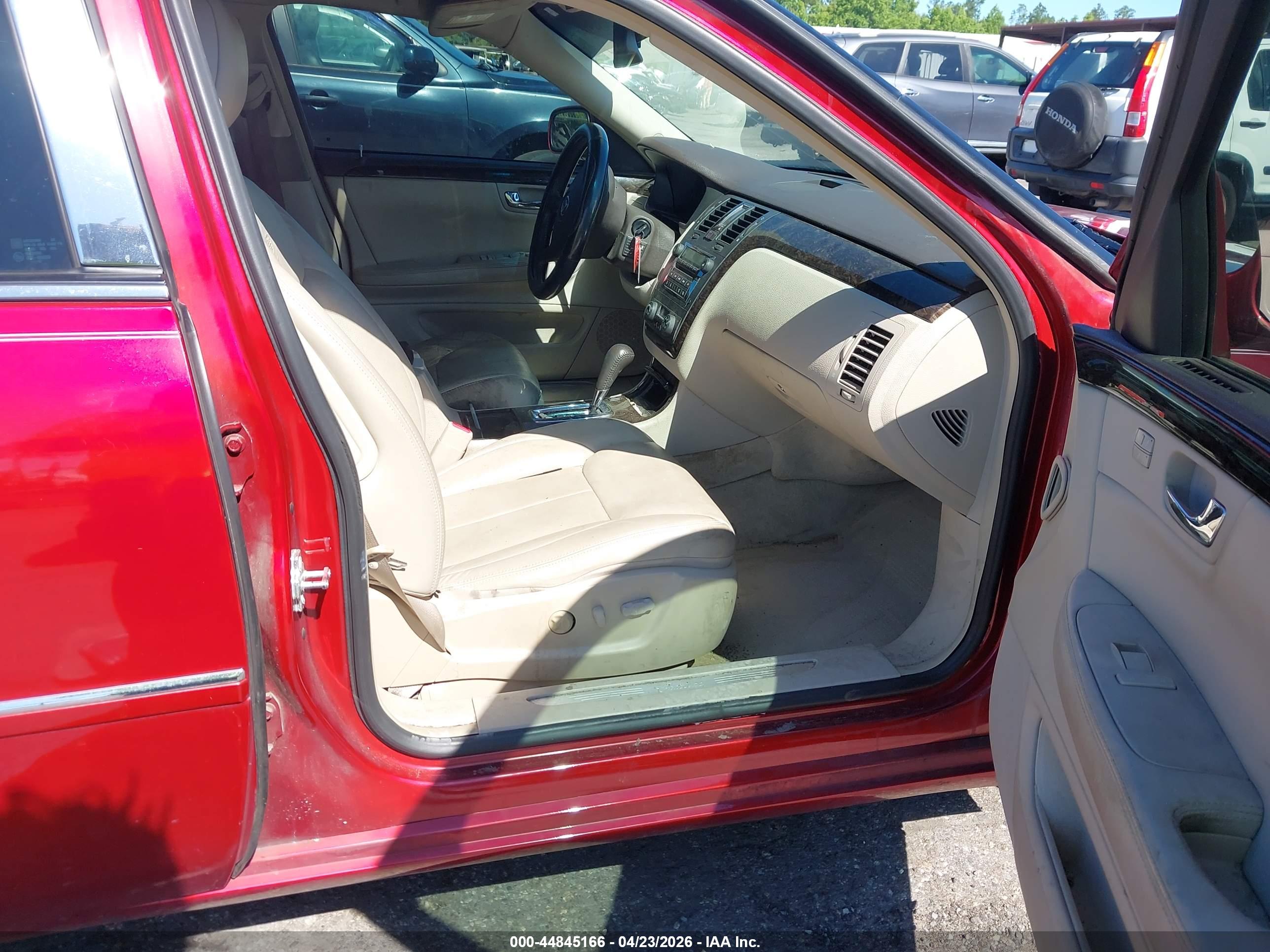 CADILLAC DTS image 5