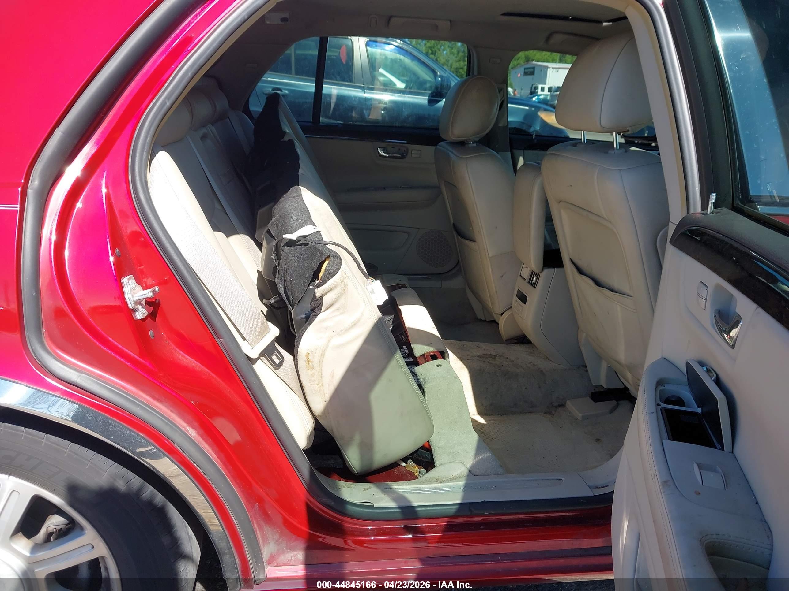 CADILLAC DTS image 8