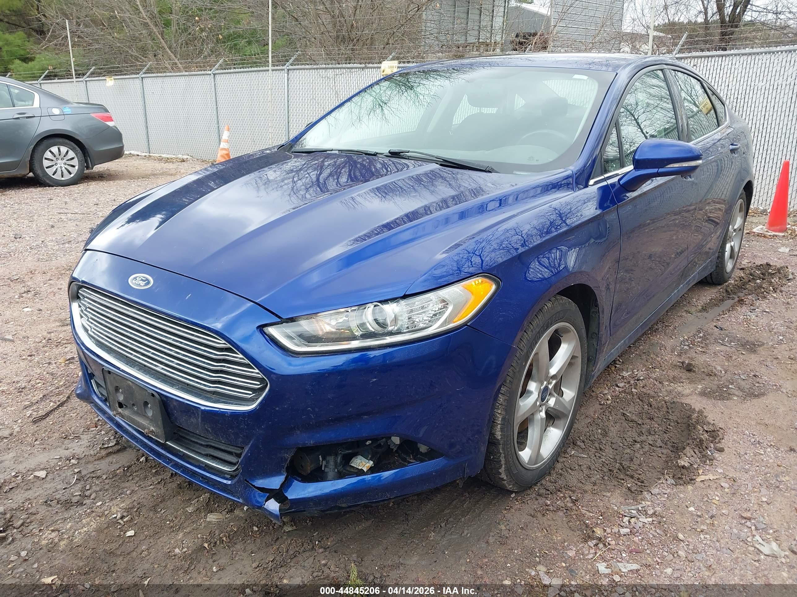 FORD FUSION image 2