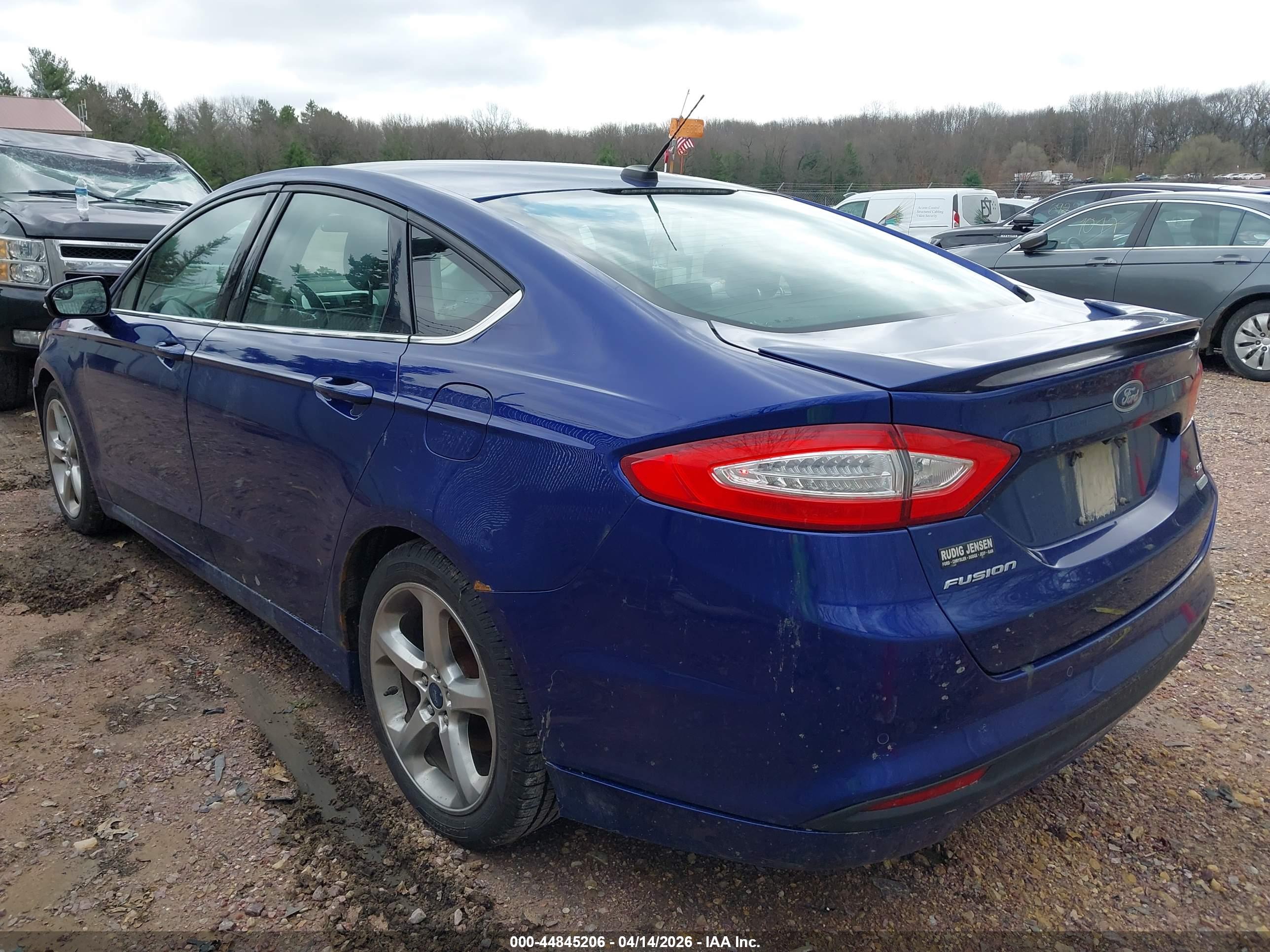 FORD FUSION image 3