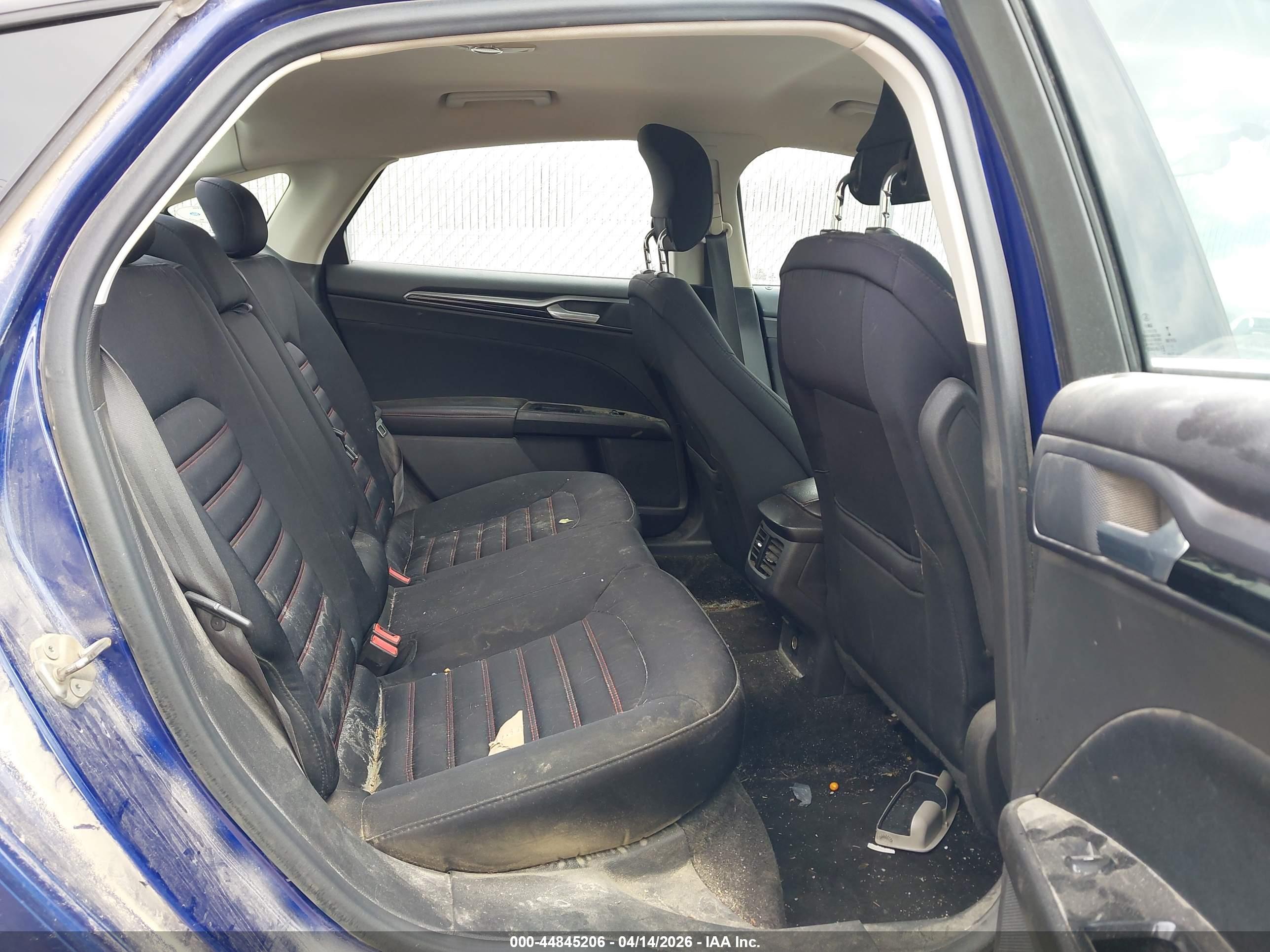 FORD FUSION image 8