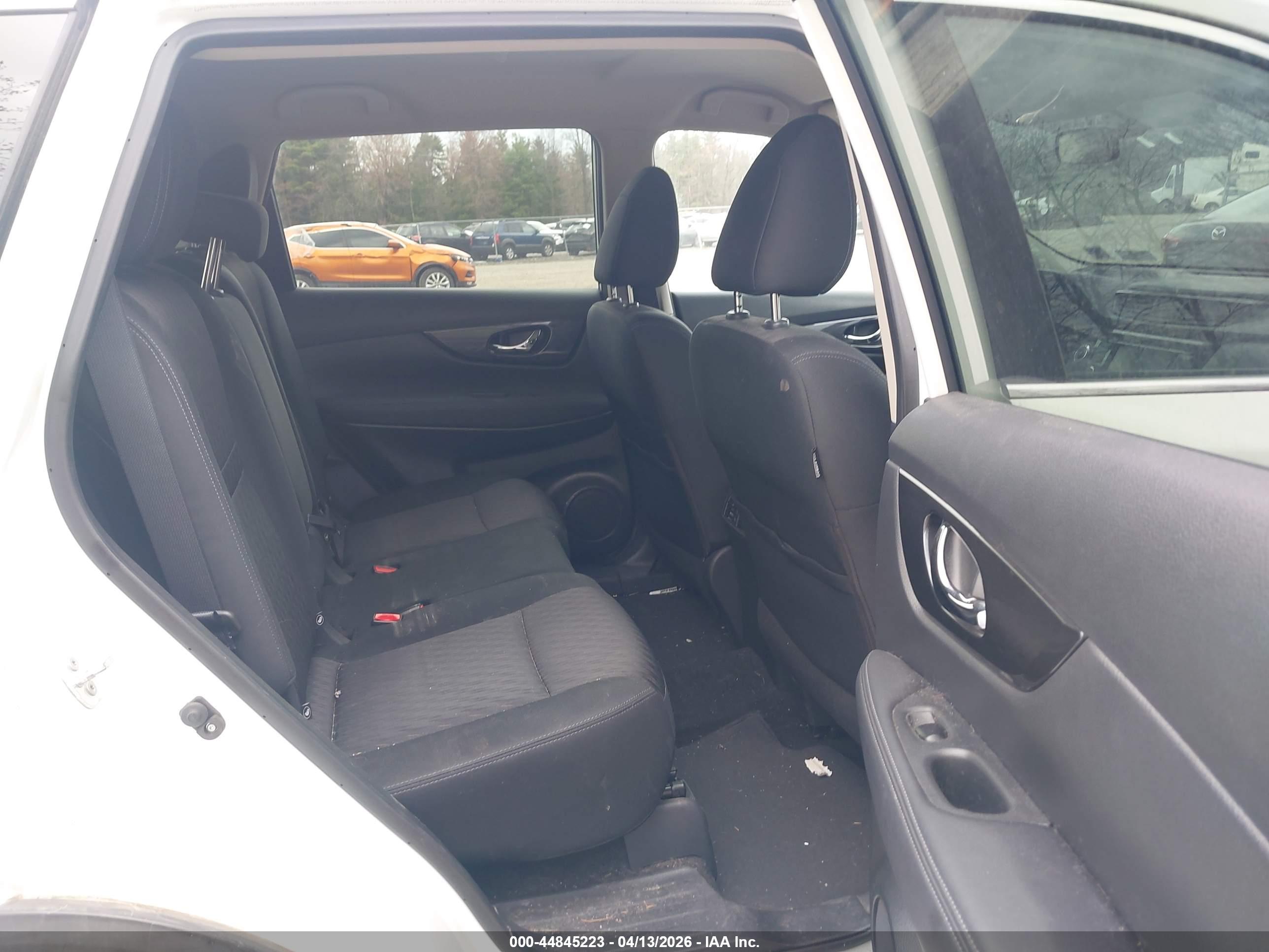 NISSAN ROGUE image 8
