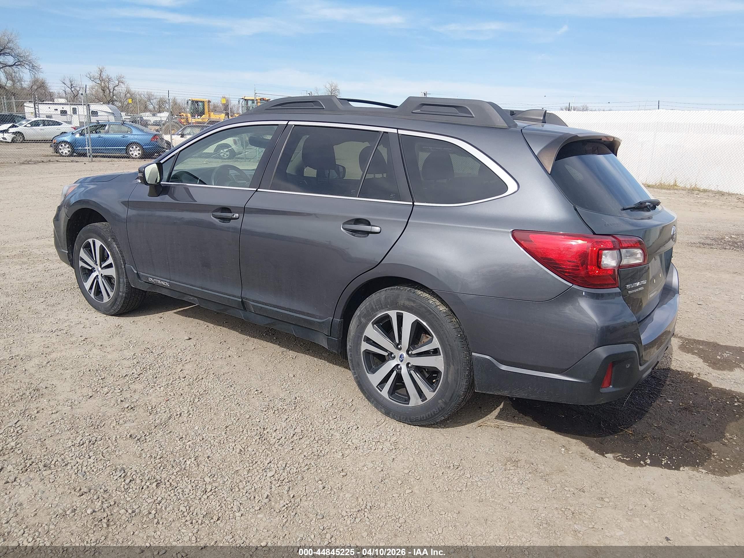 SUBARU OUTBACK image 3