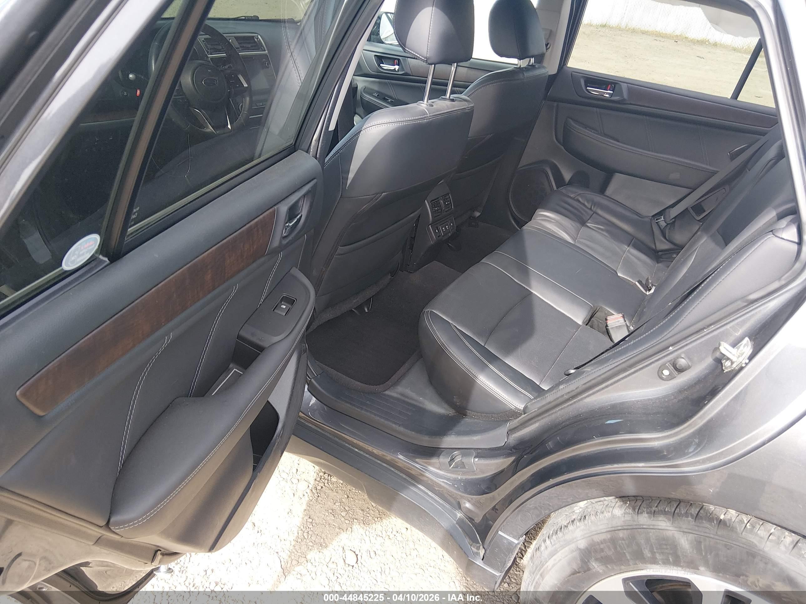 SUBARU OUTBACK image 8