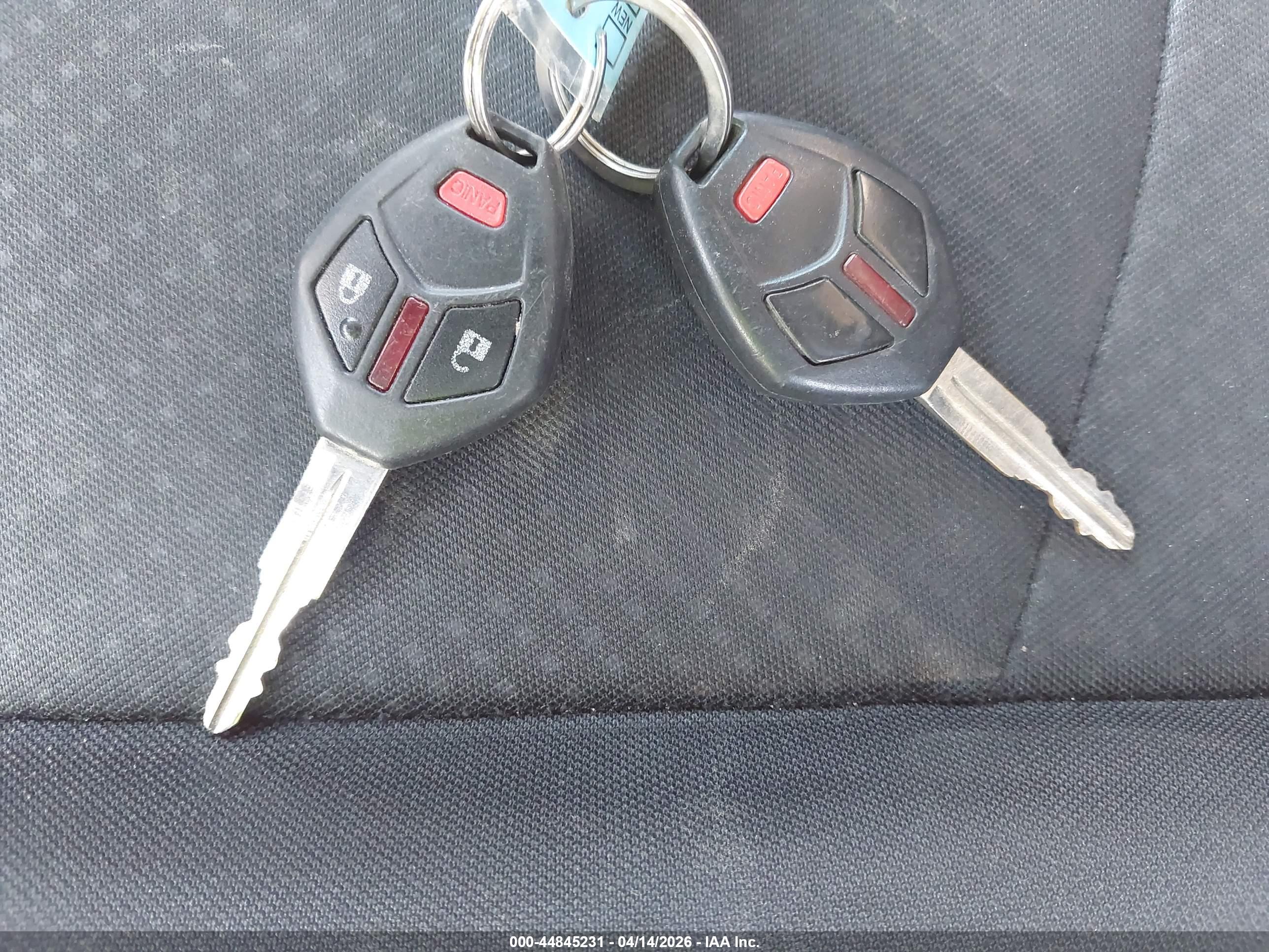 MITSUBISHI OUTLANDER image 11