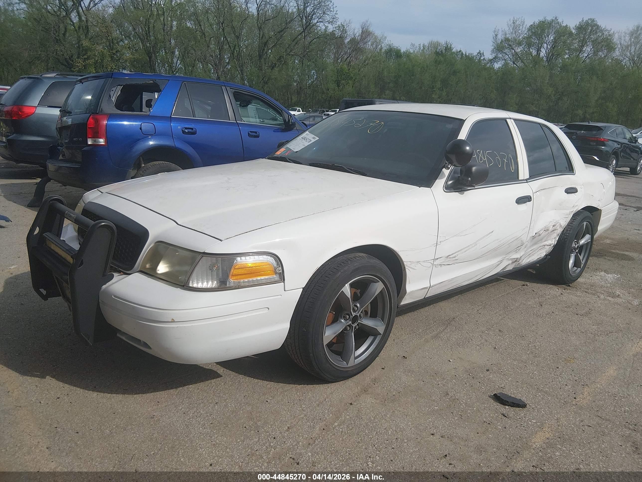 FORD CROWN image 2