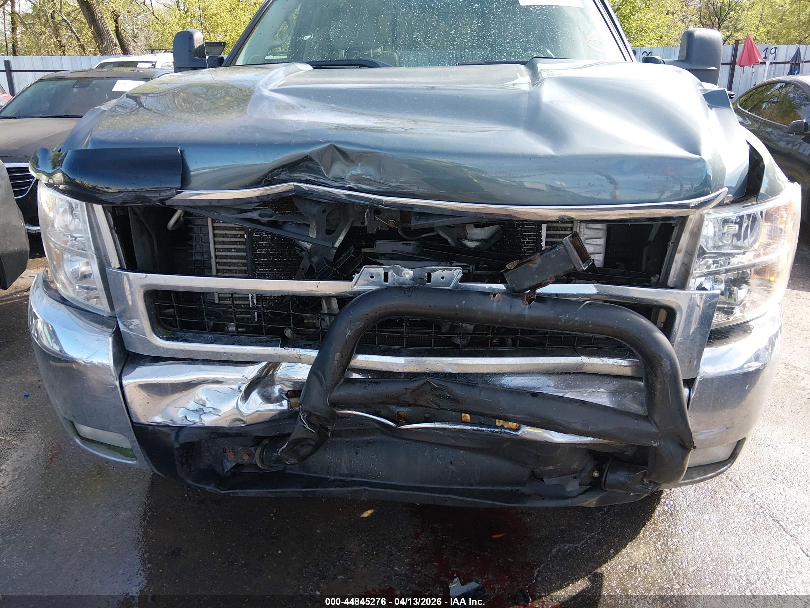 CHEVROLET SILVERADO image 6