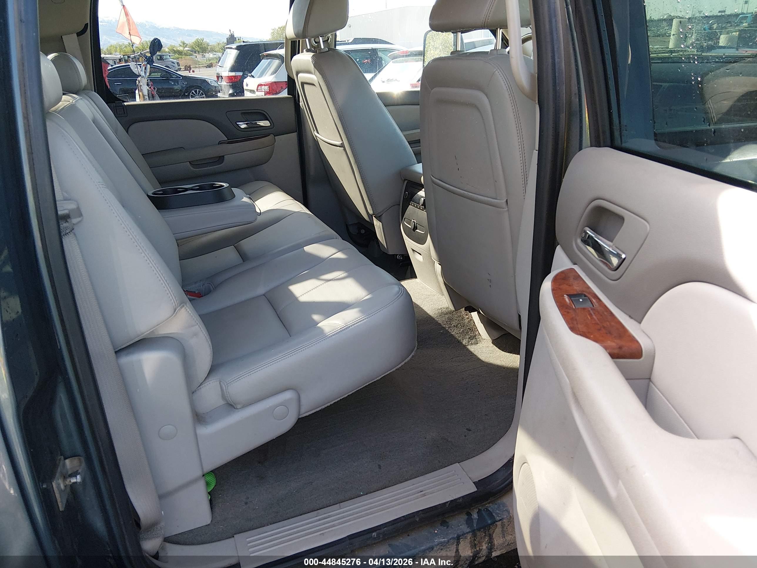 CHEVROLET SILVERADO image 8