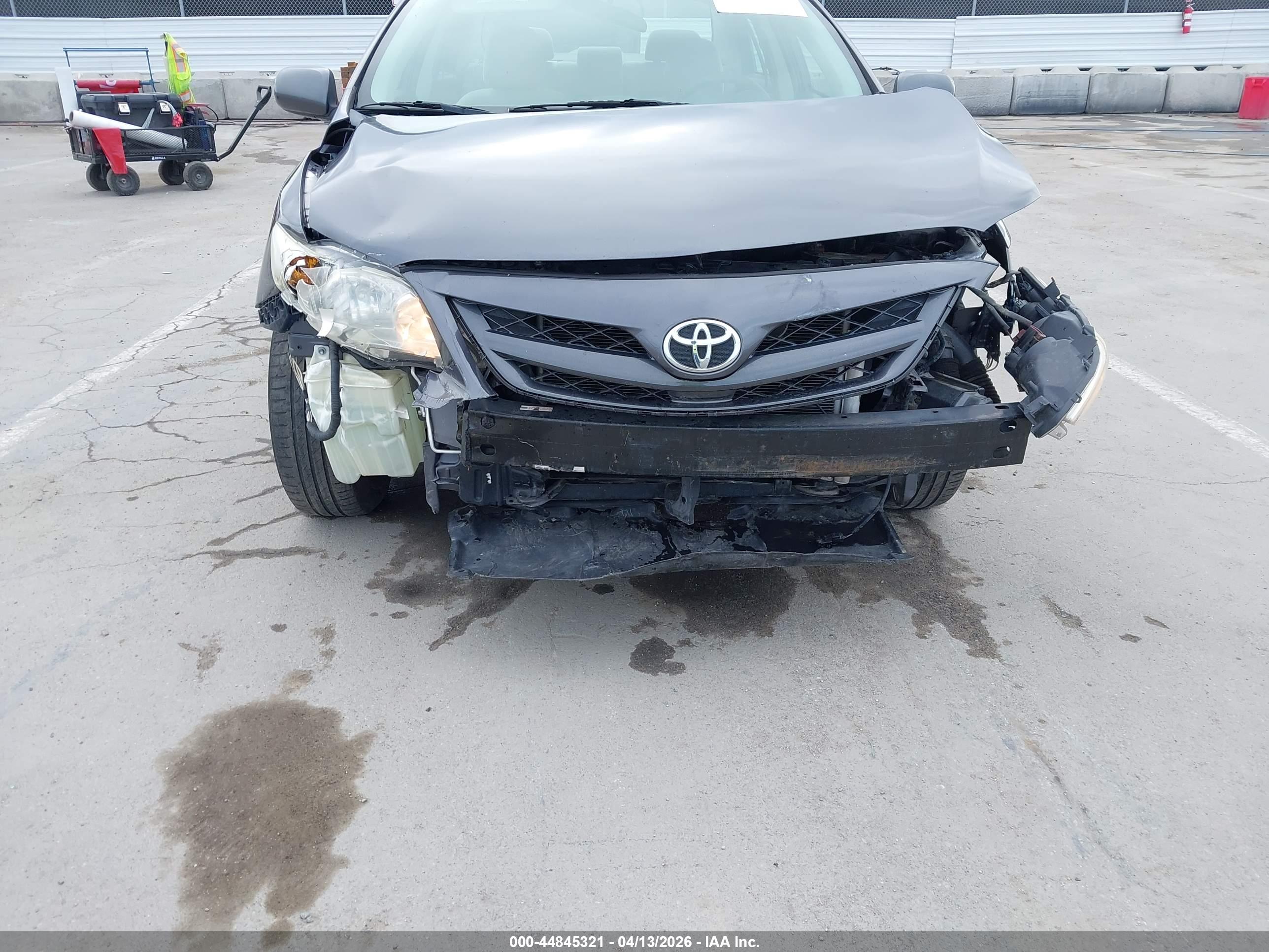 TOYOTA COROLLA image 6