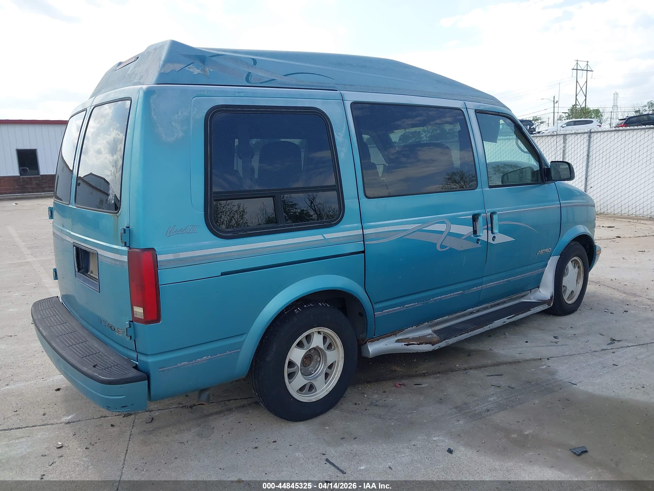 CHEVROLET ASTRO image 4