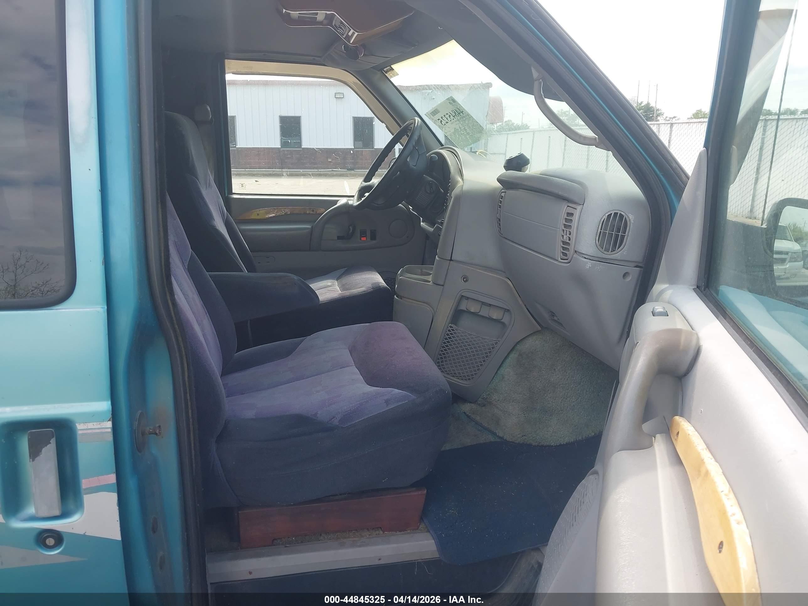 CHEVROLET ASTRO image 5