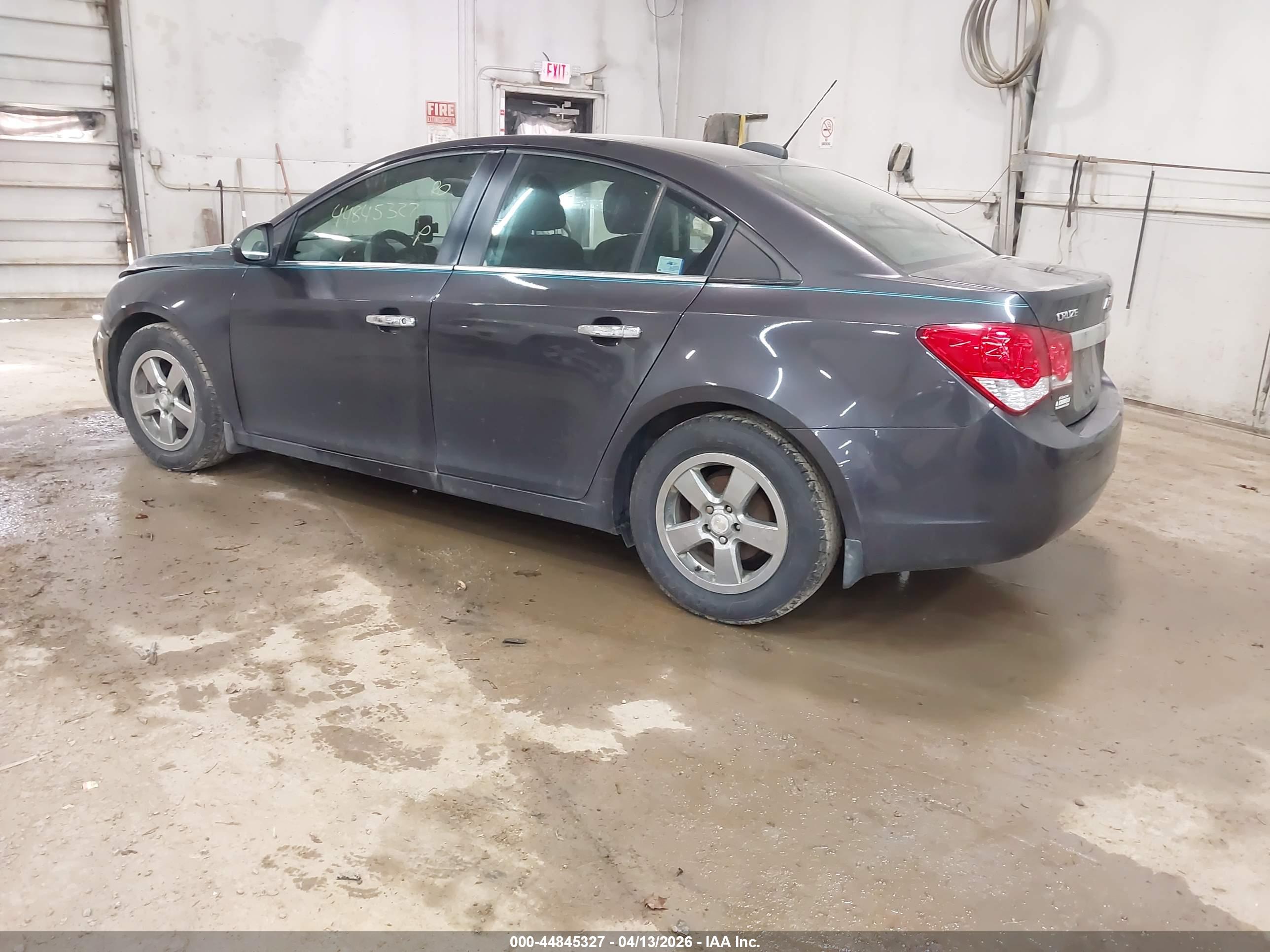 CHEVROLET CRUZE image 3
