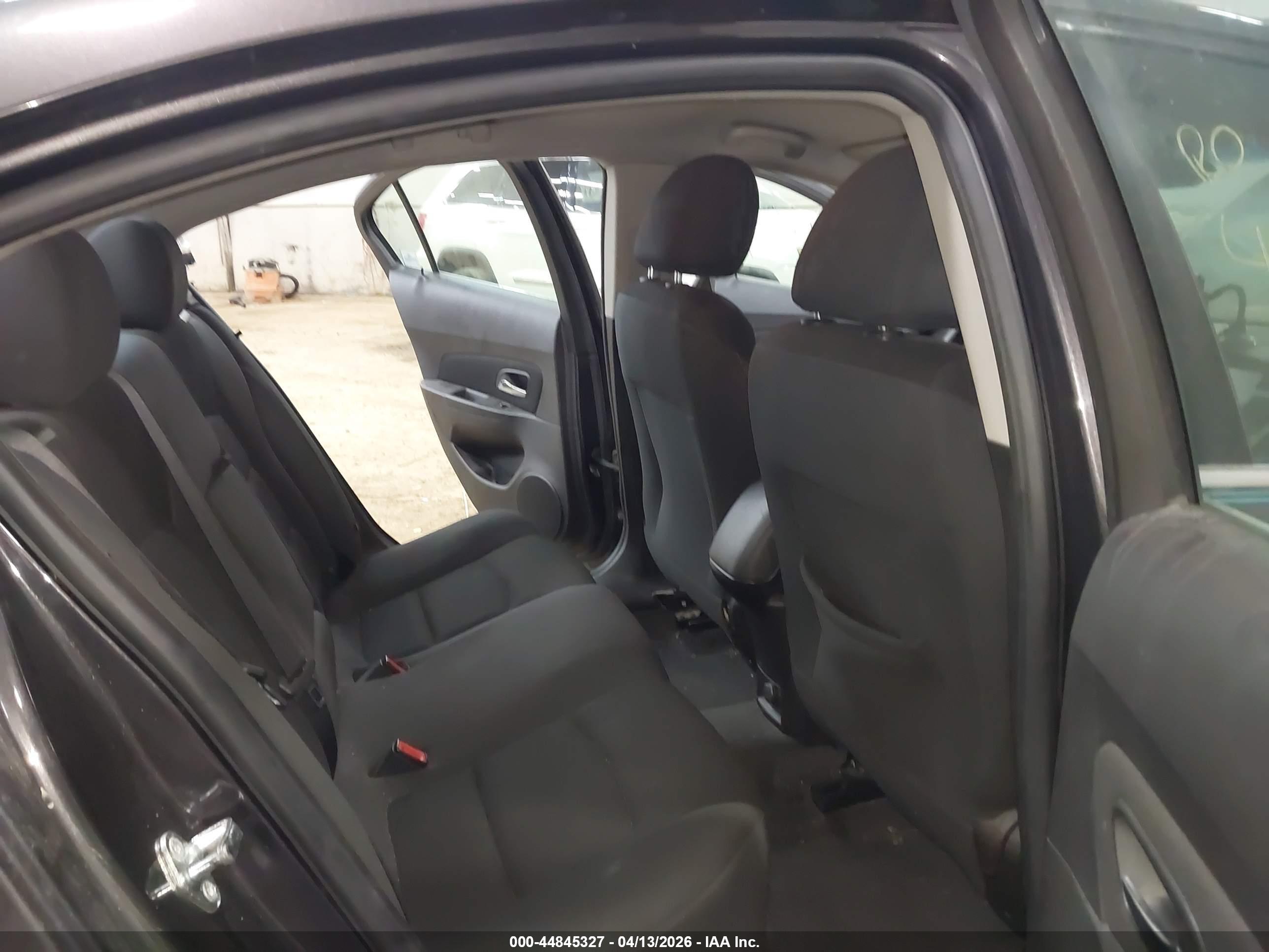 CHEVROLET CRUZE image 8