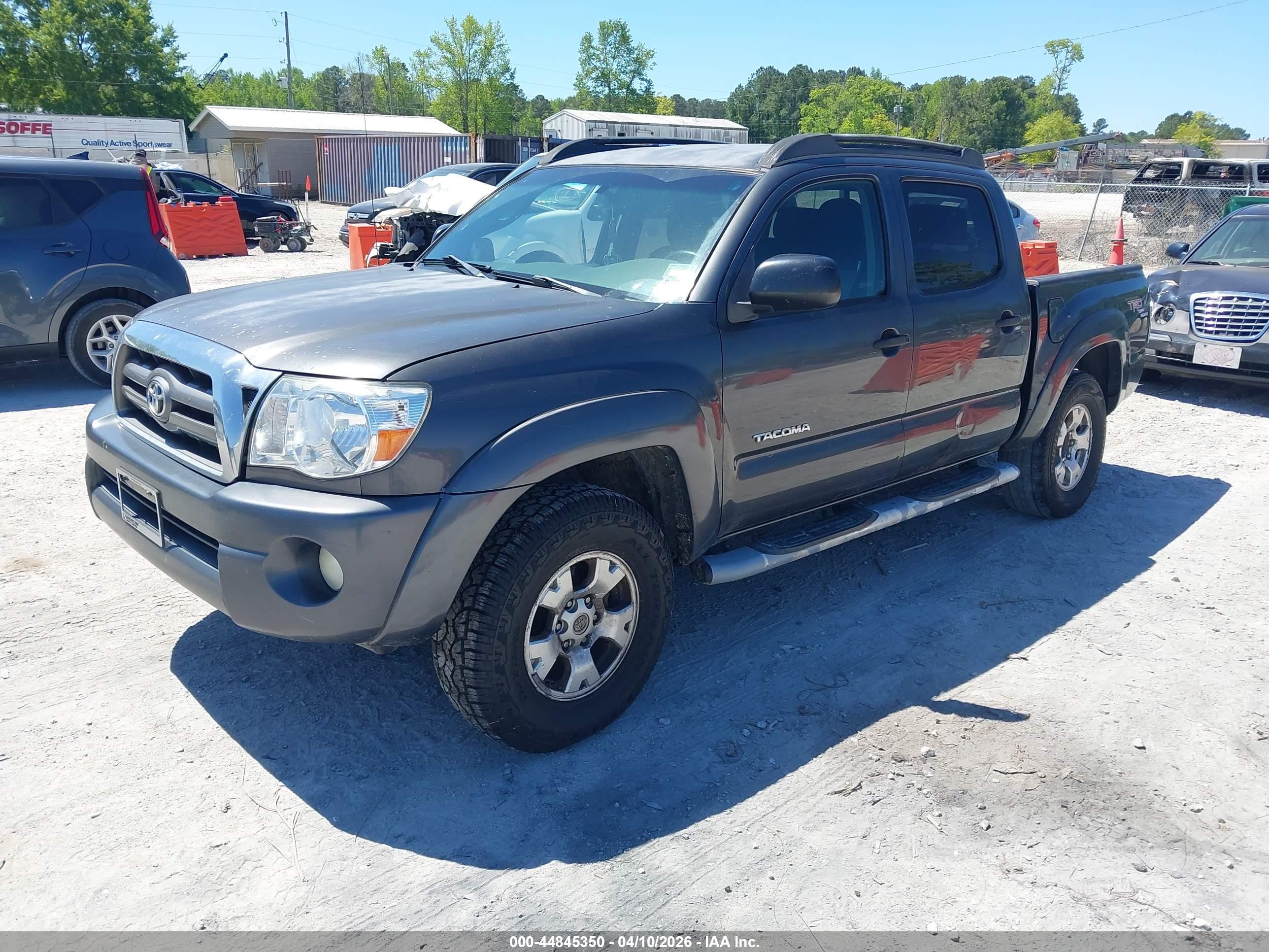 TOYOTA TACOMA image 2
