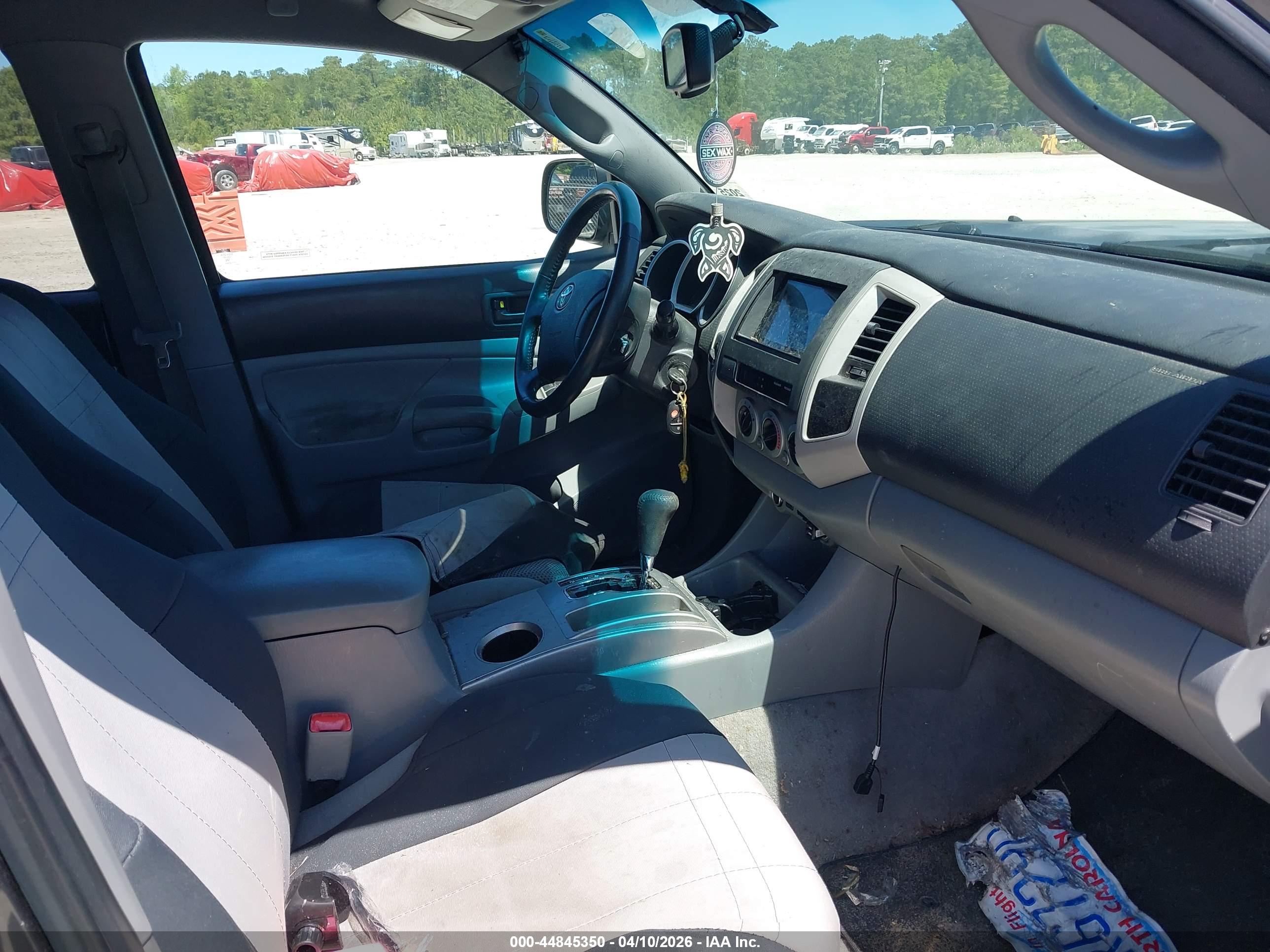 TOYOTA TACOMA image 5