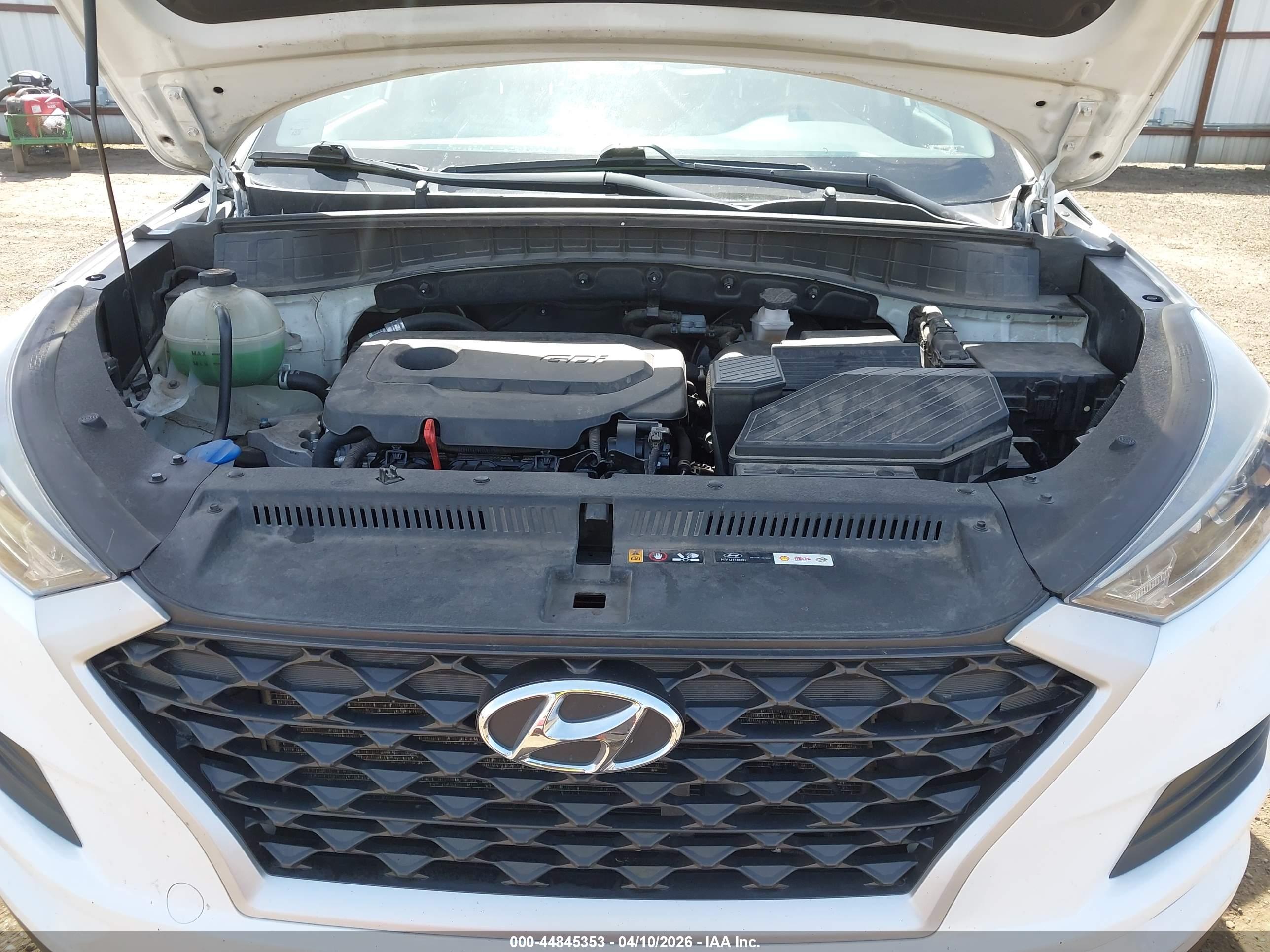 HYUNDAI TUCSON image 10