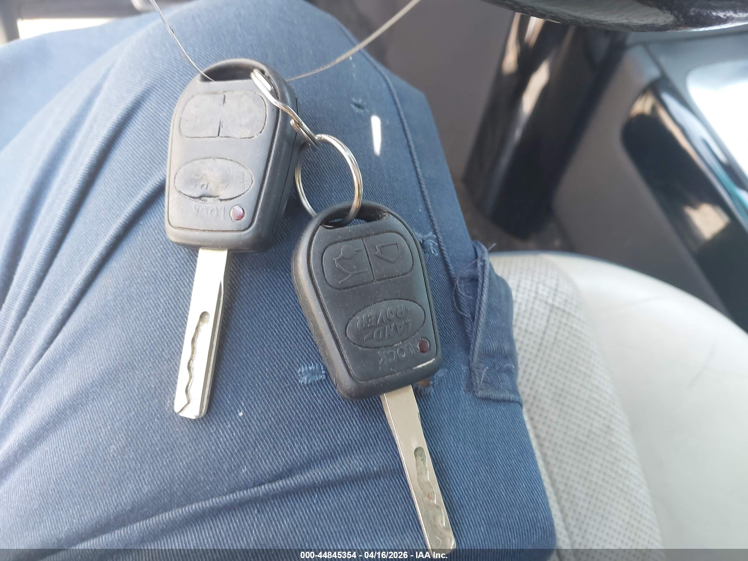 LAND ROVER image 11