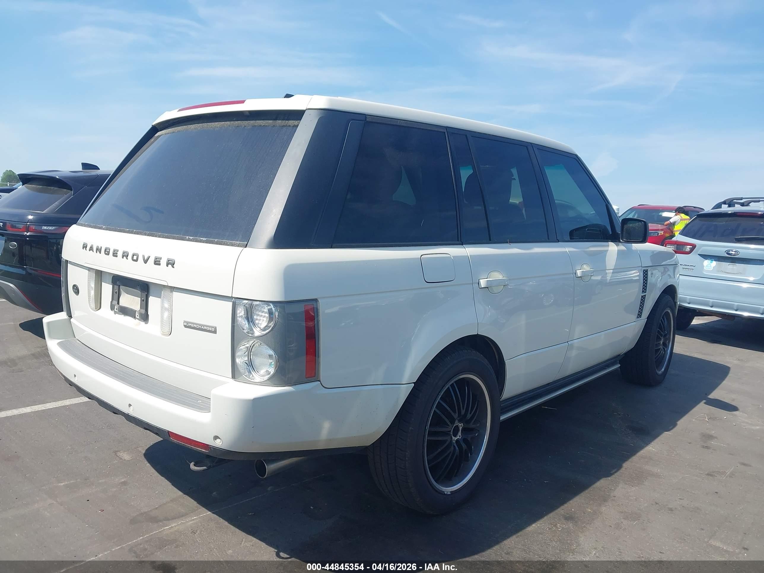 LAND ROVER image 4