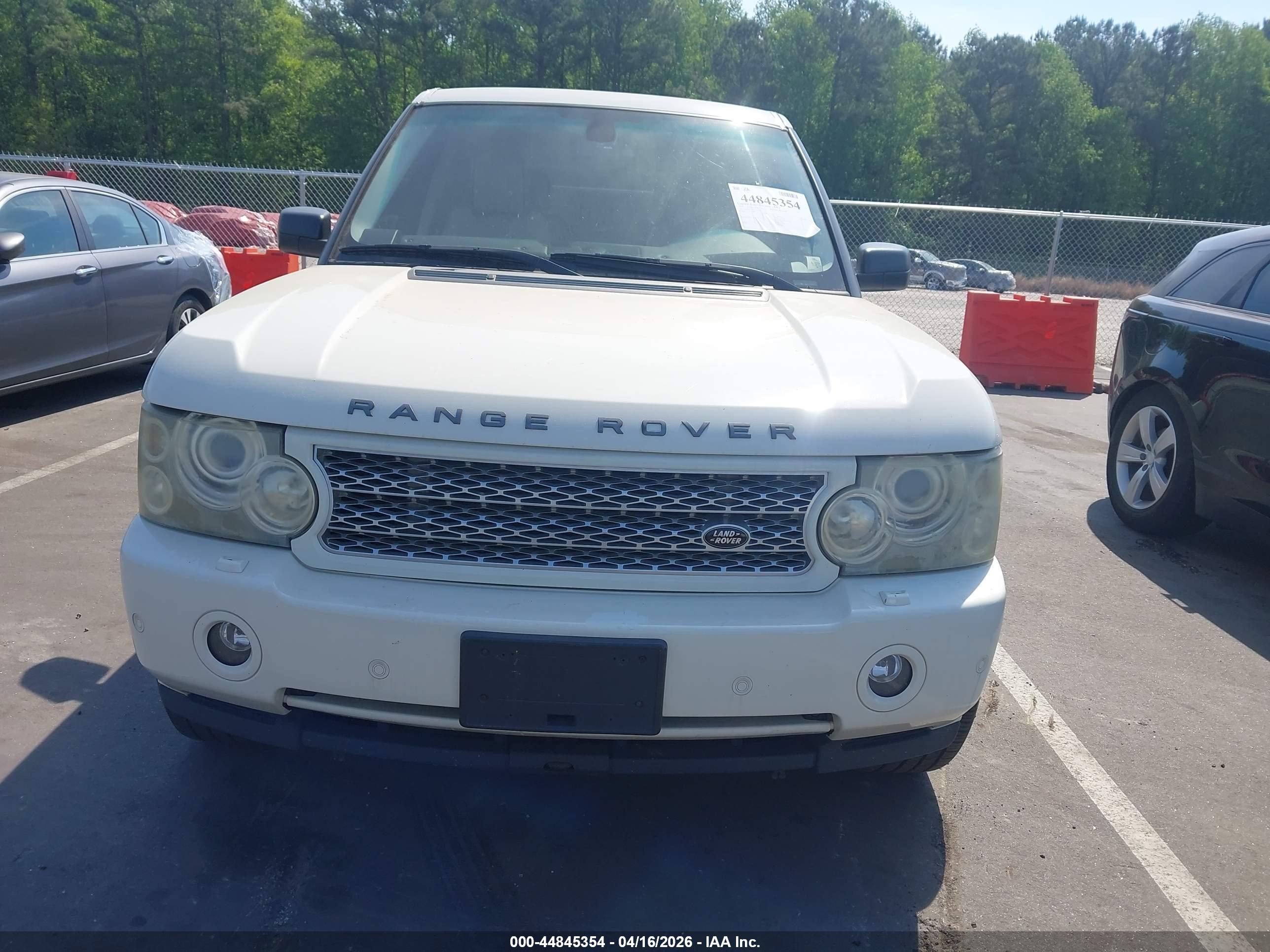 LAND ROVER image 6