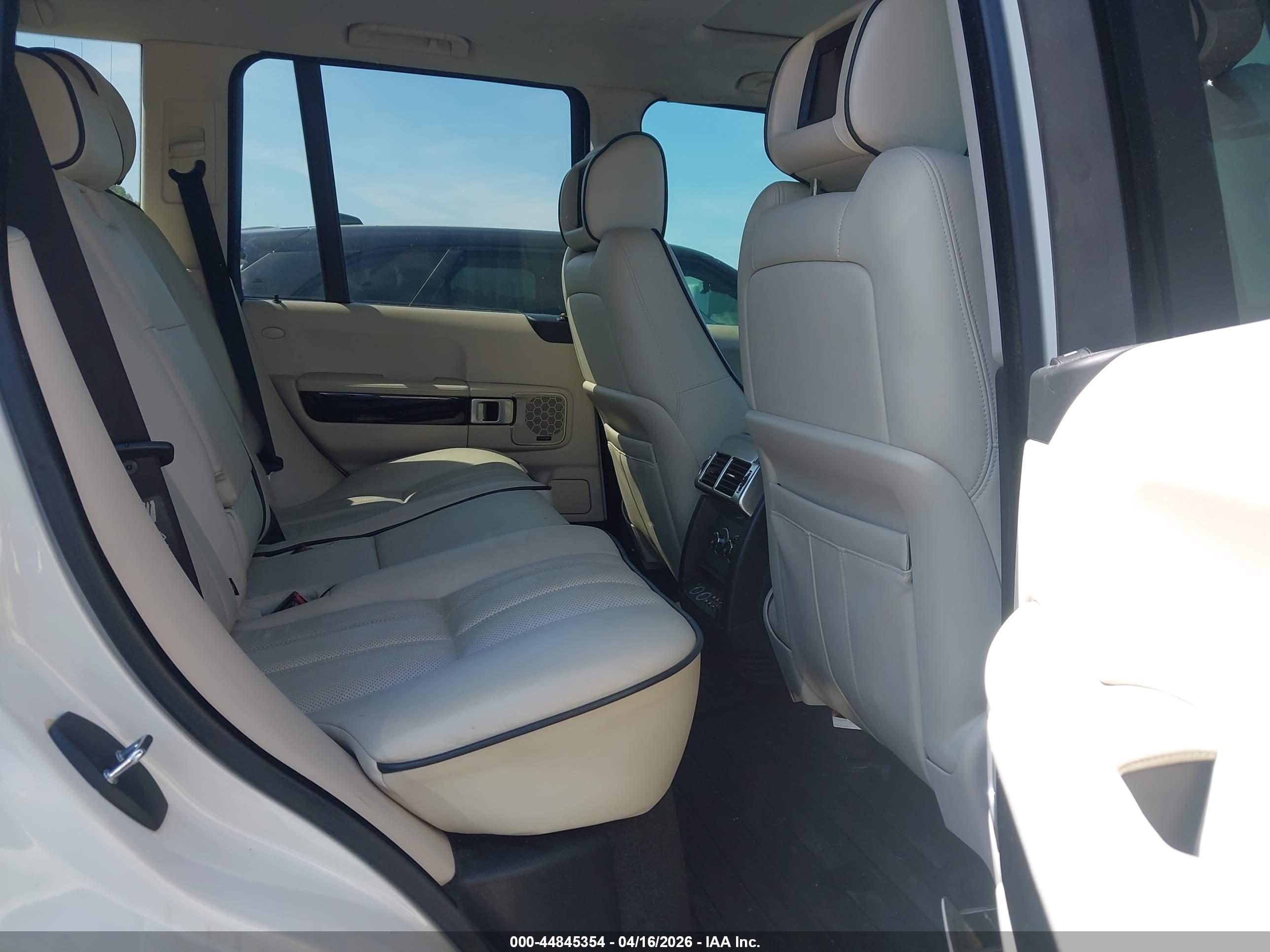 LAND ROVER image 8