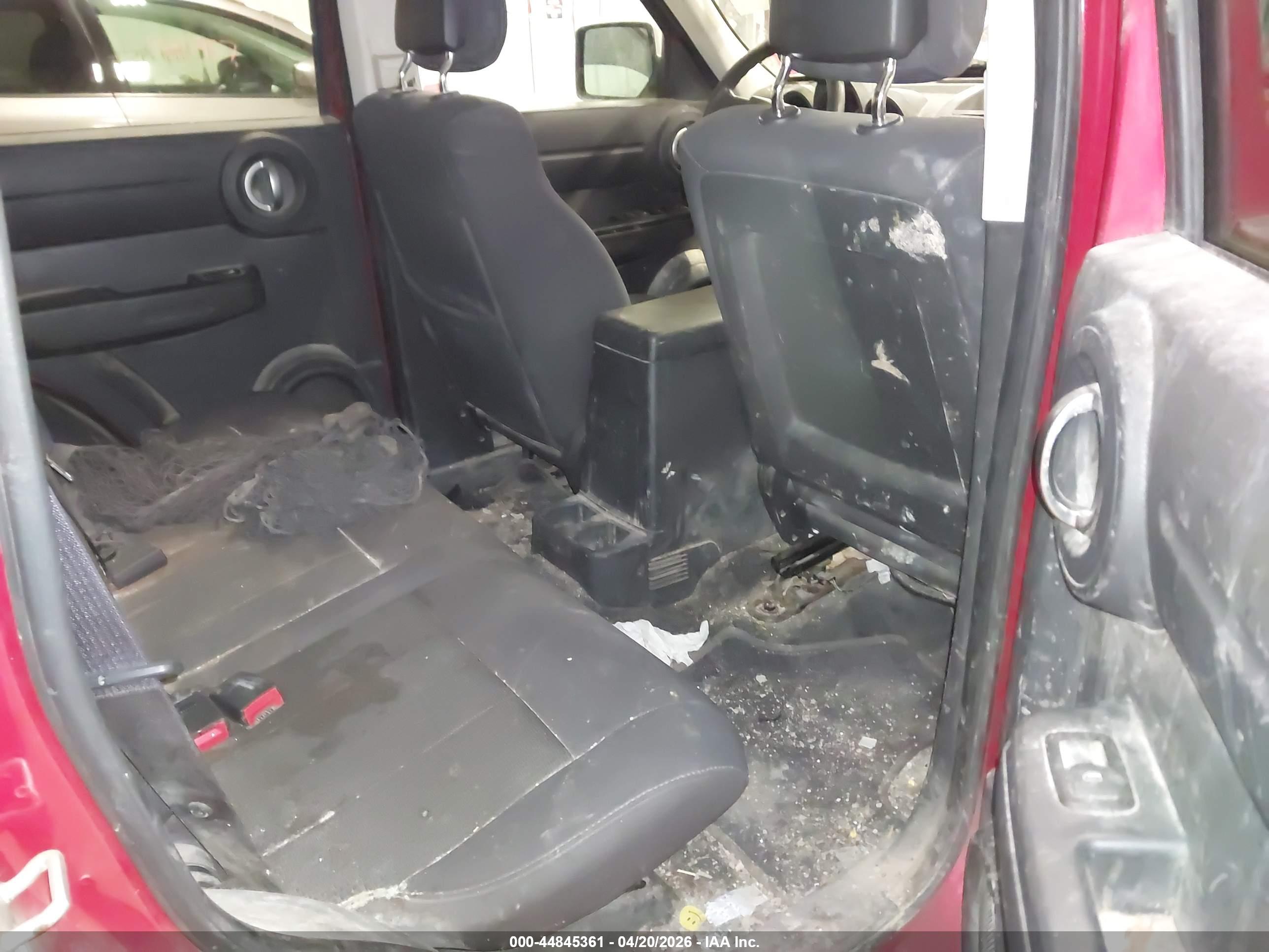 DODGE NITRO image 8