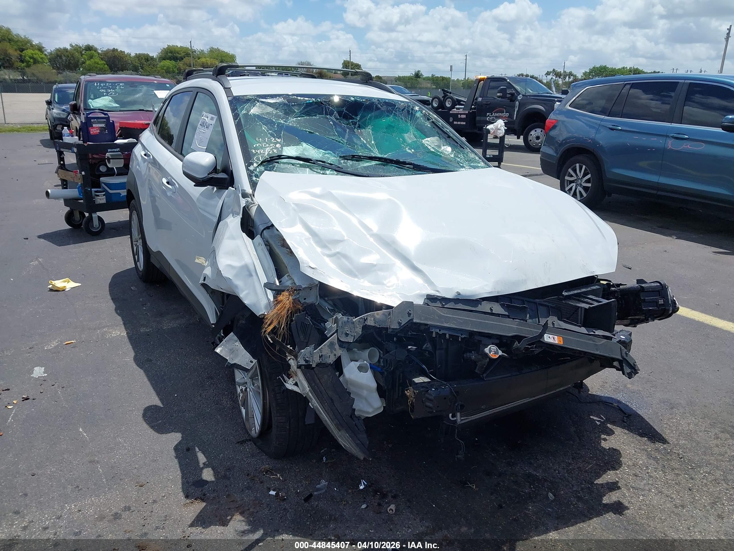 HYUNDAI KONA image 6