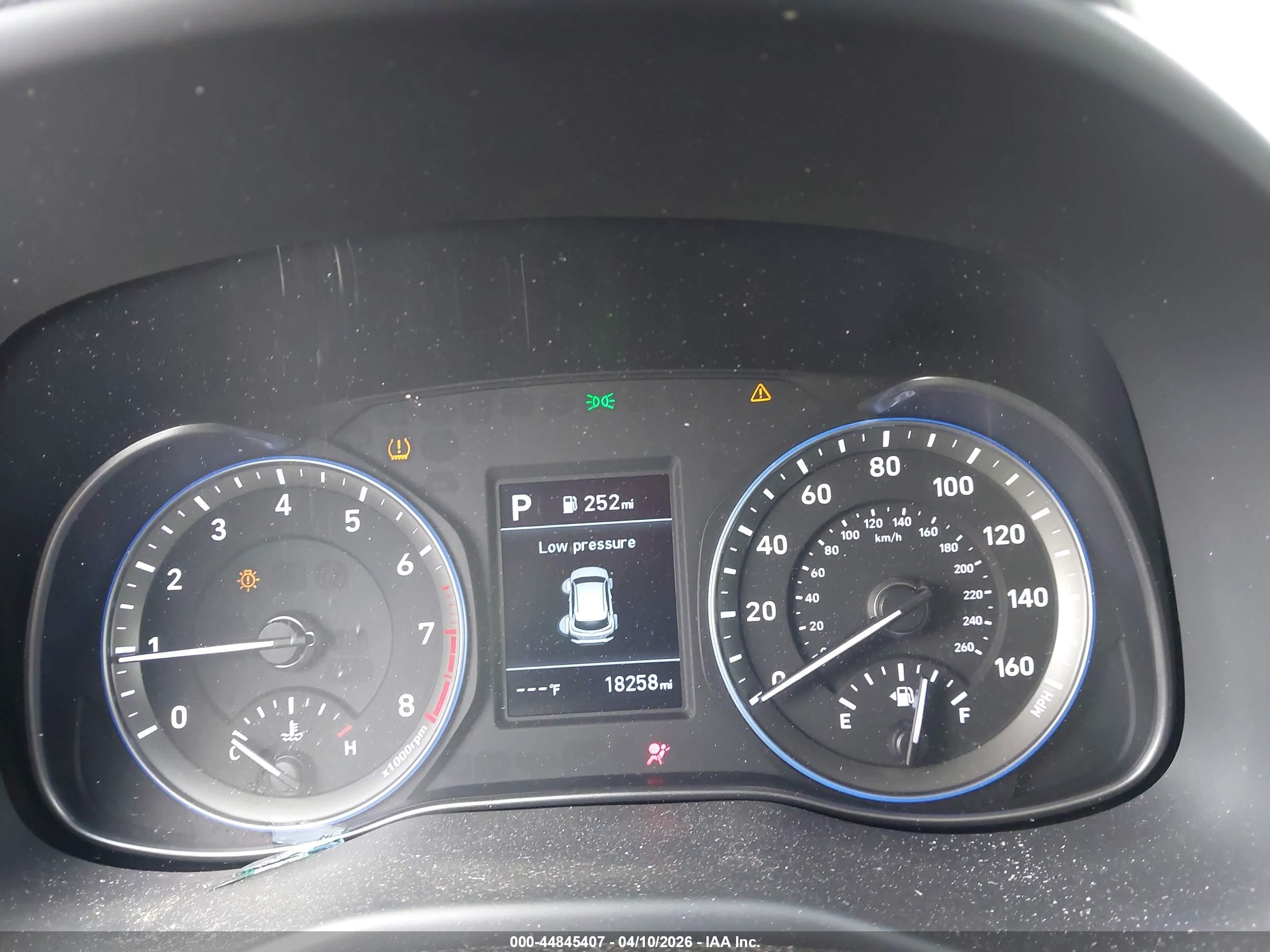 HYUNDAI KONA image 7