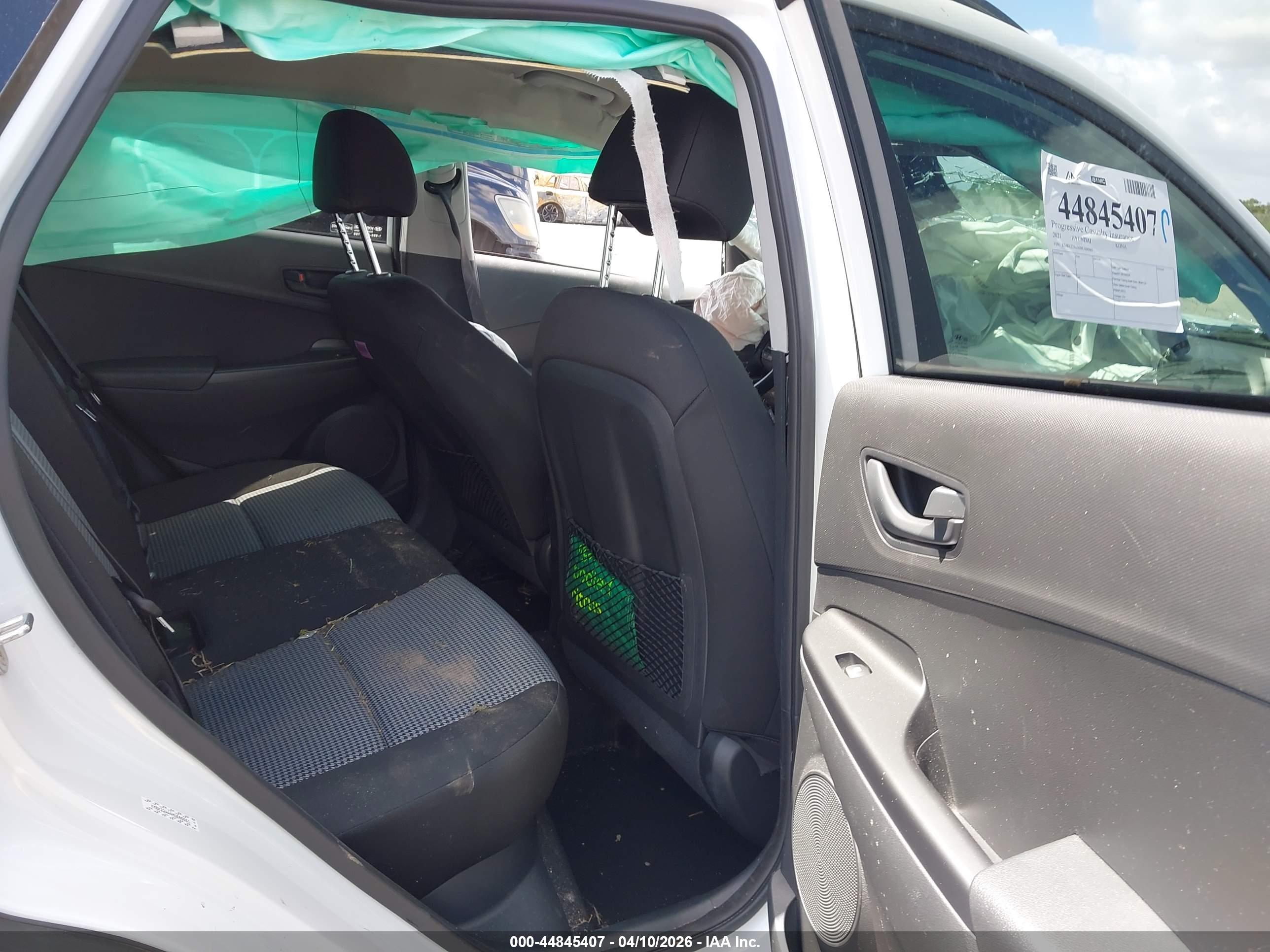 HYUNDAI KONA image 8