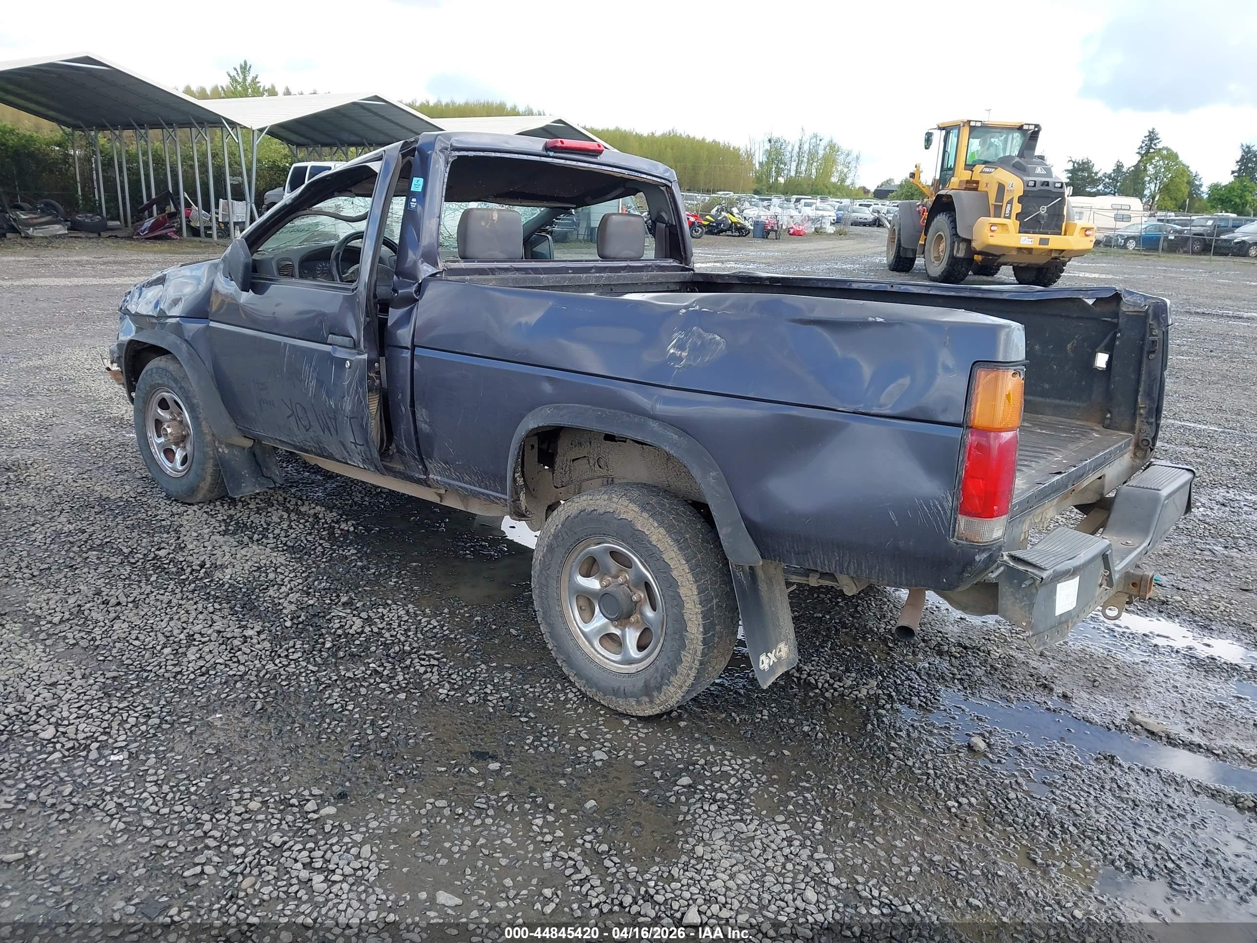 NISSAN TRUCK image 3