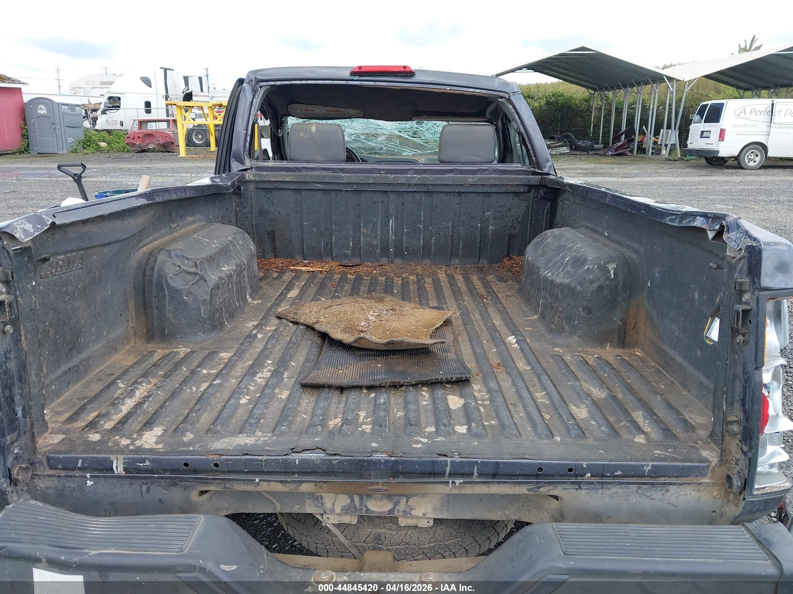 NISSAN TRUCK image 8