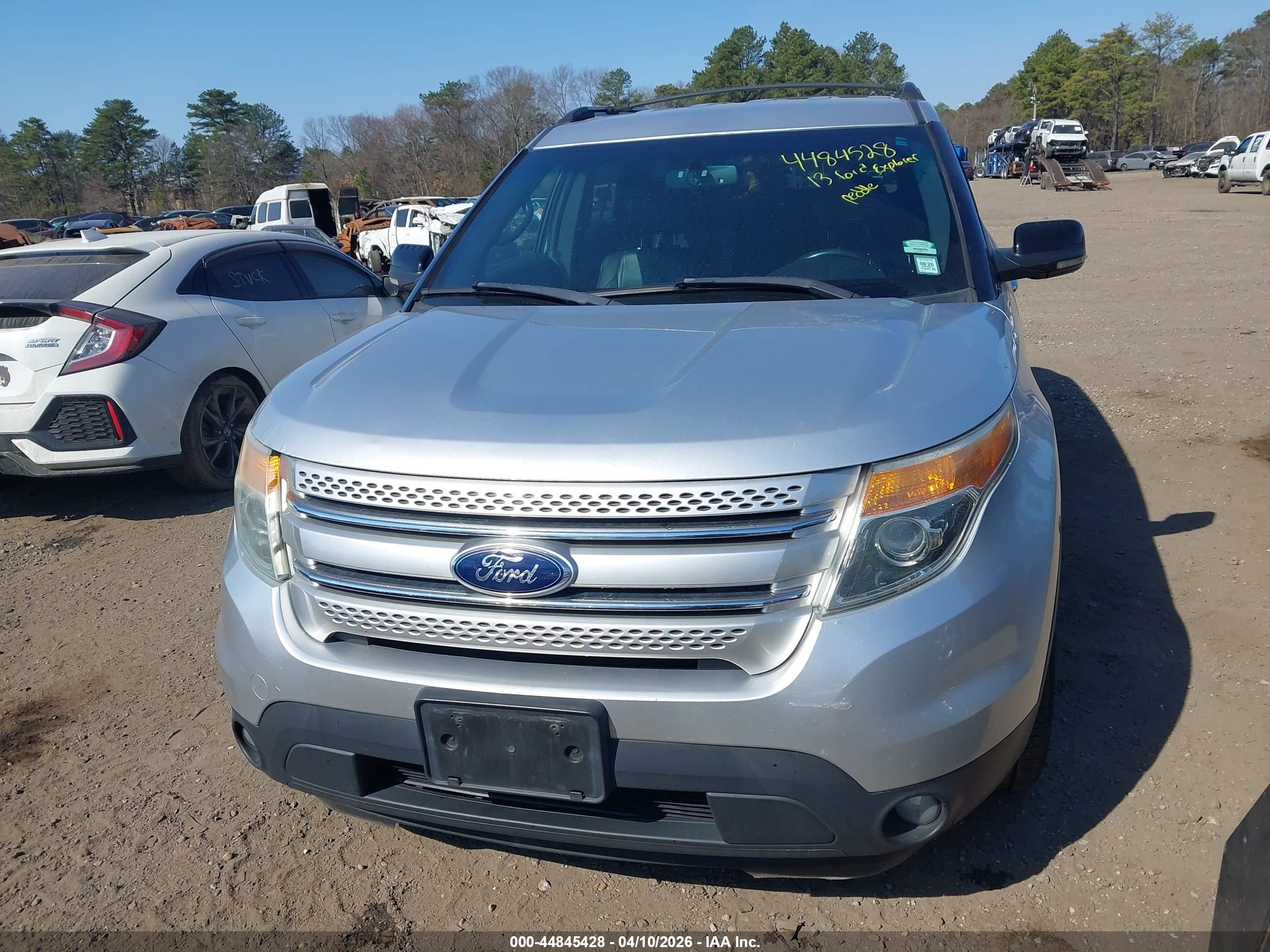 FORD EXPLORER image 6