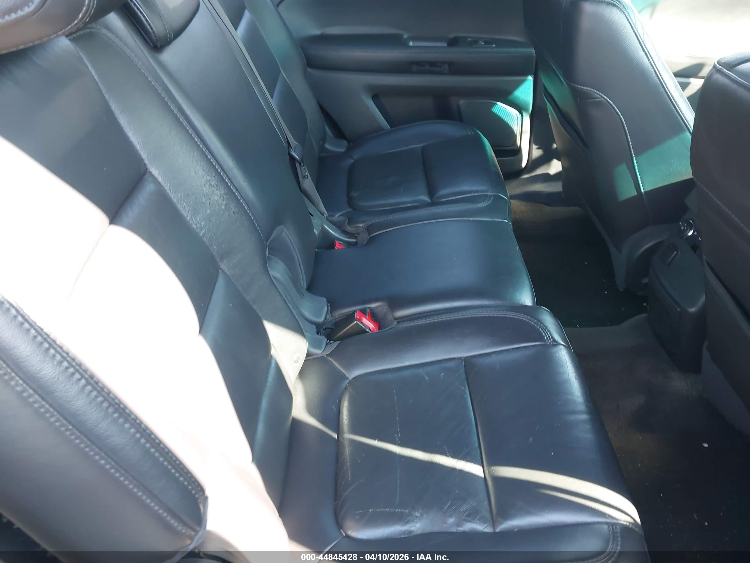 FORD EXPLORER image 8