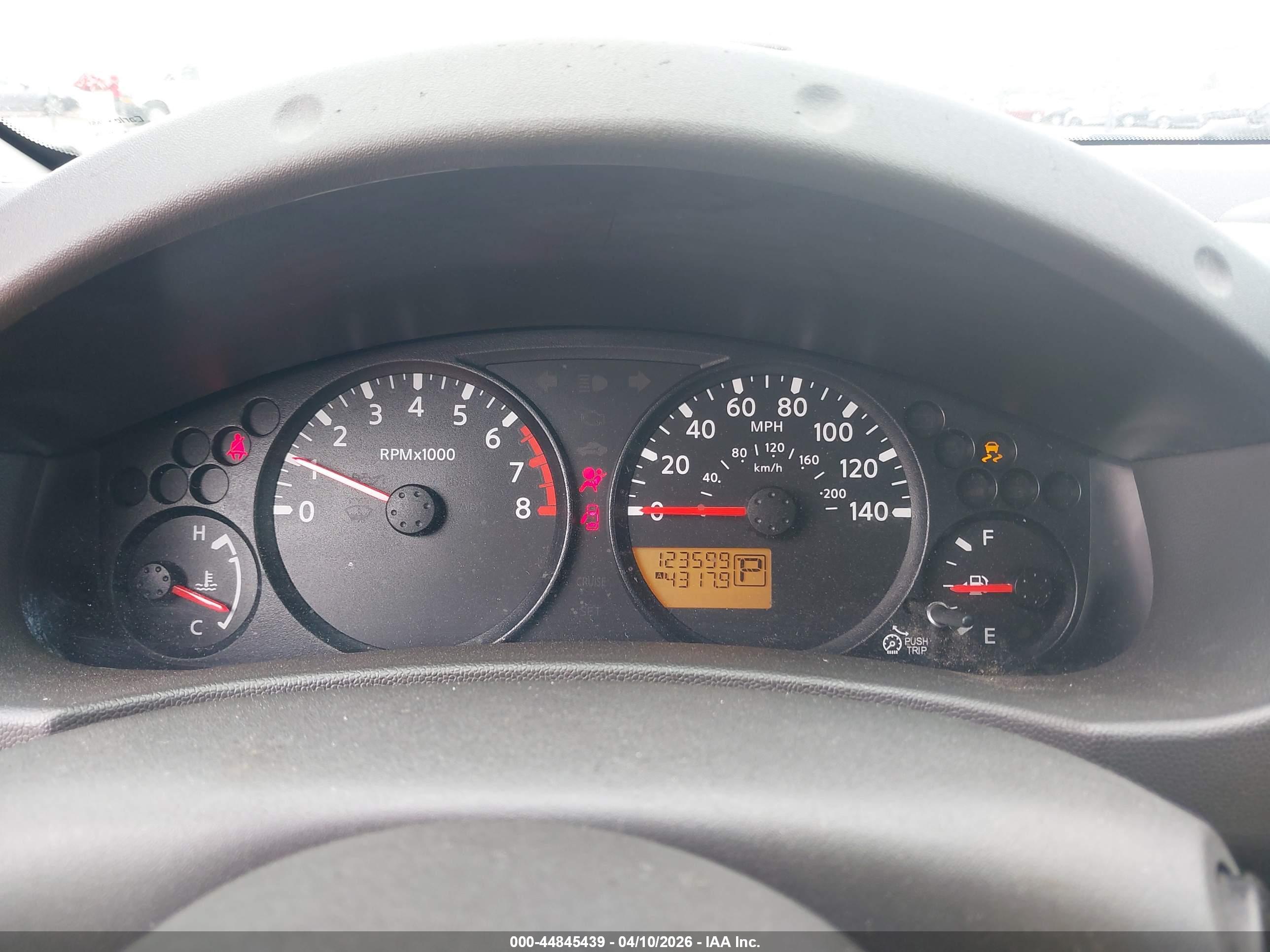 NISSAN FRONTIER image 7