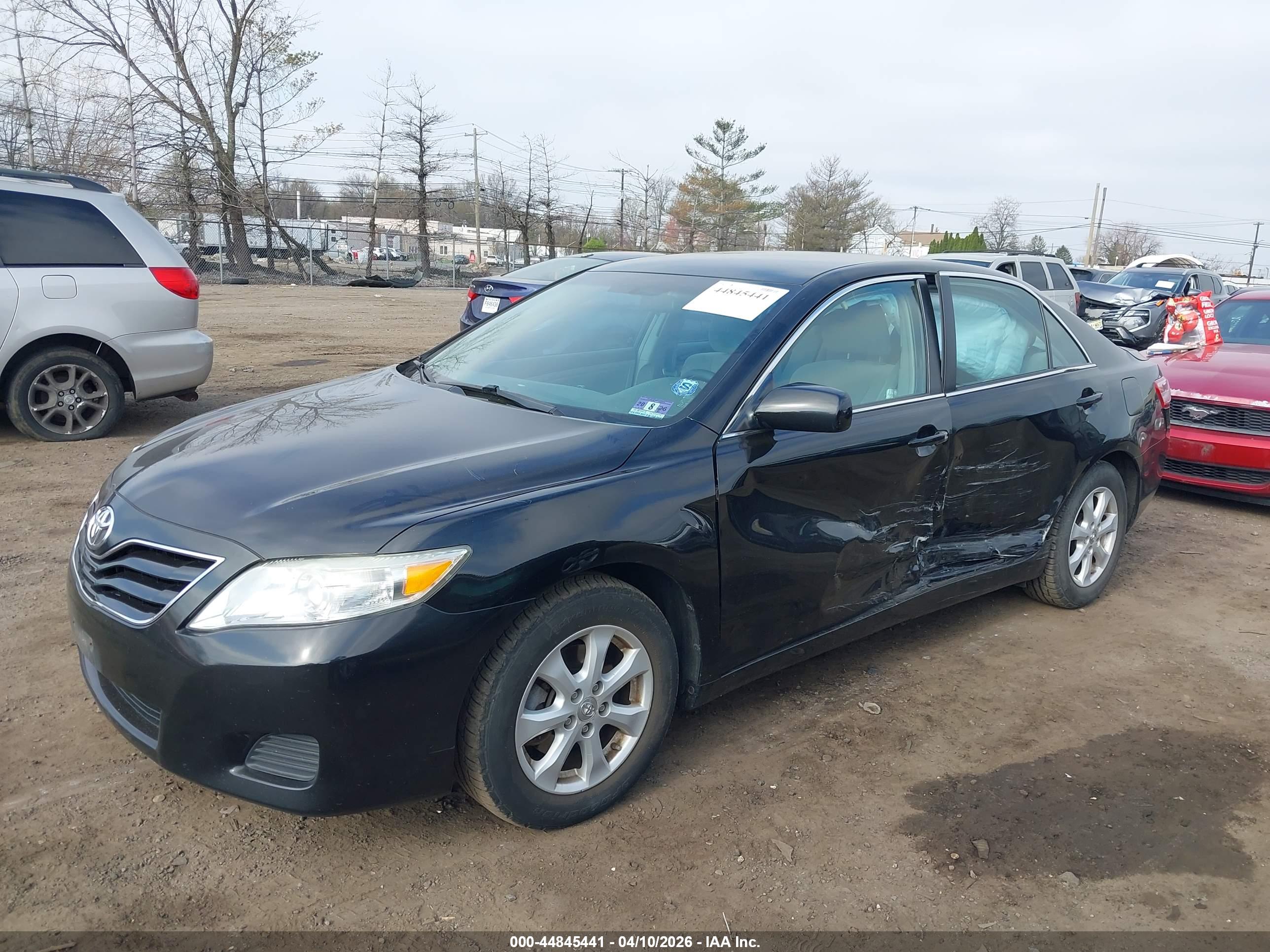 TOYOTA CAMRY image 6