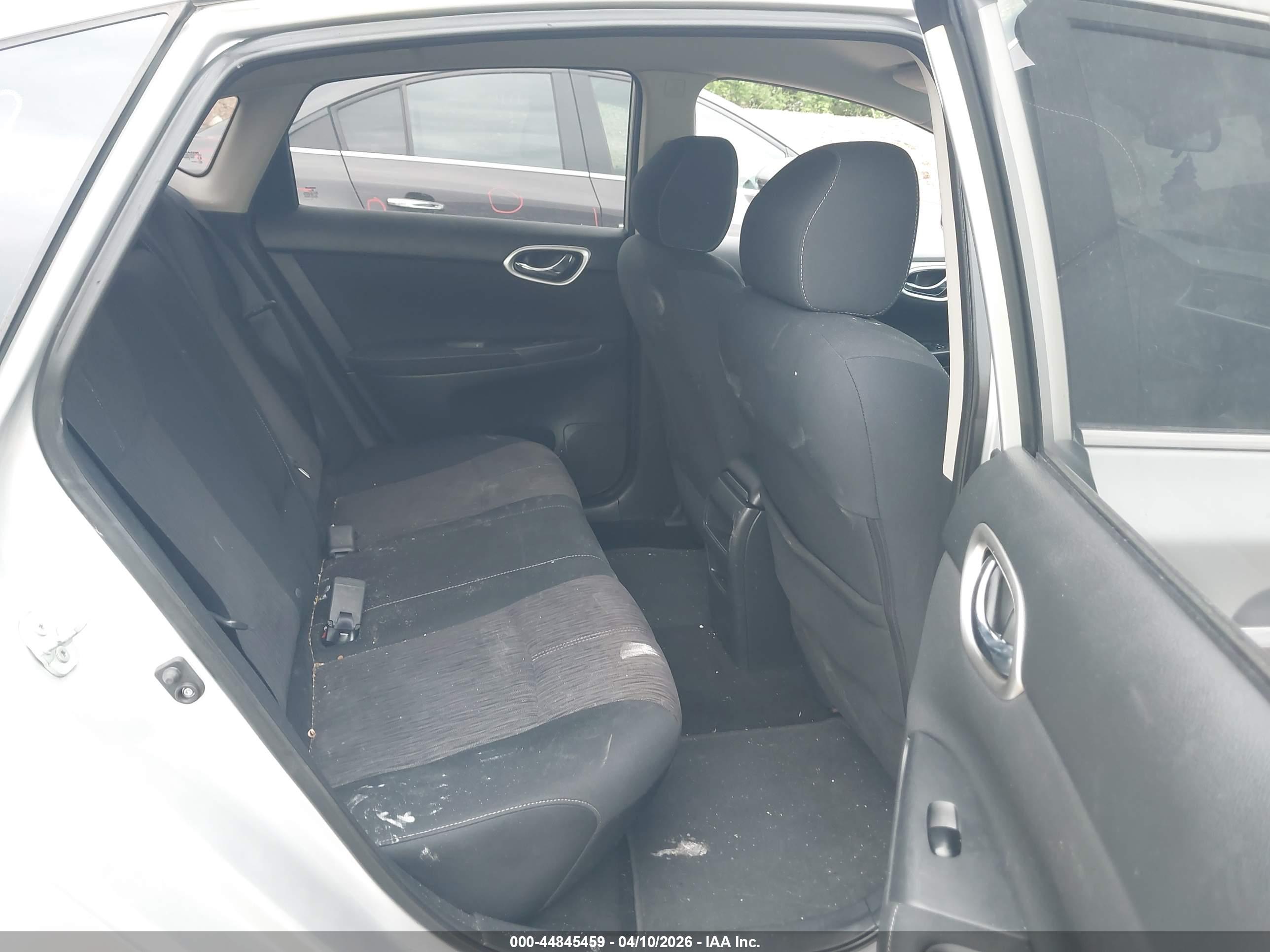 NISSAN SENTRA image 8