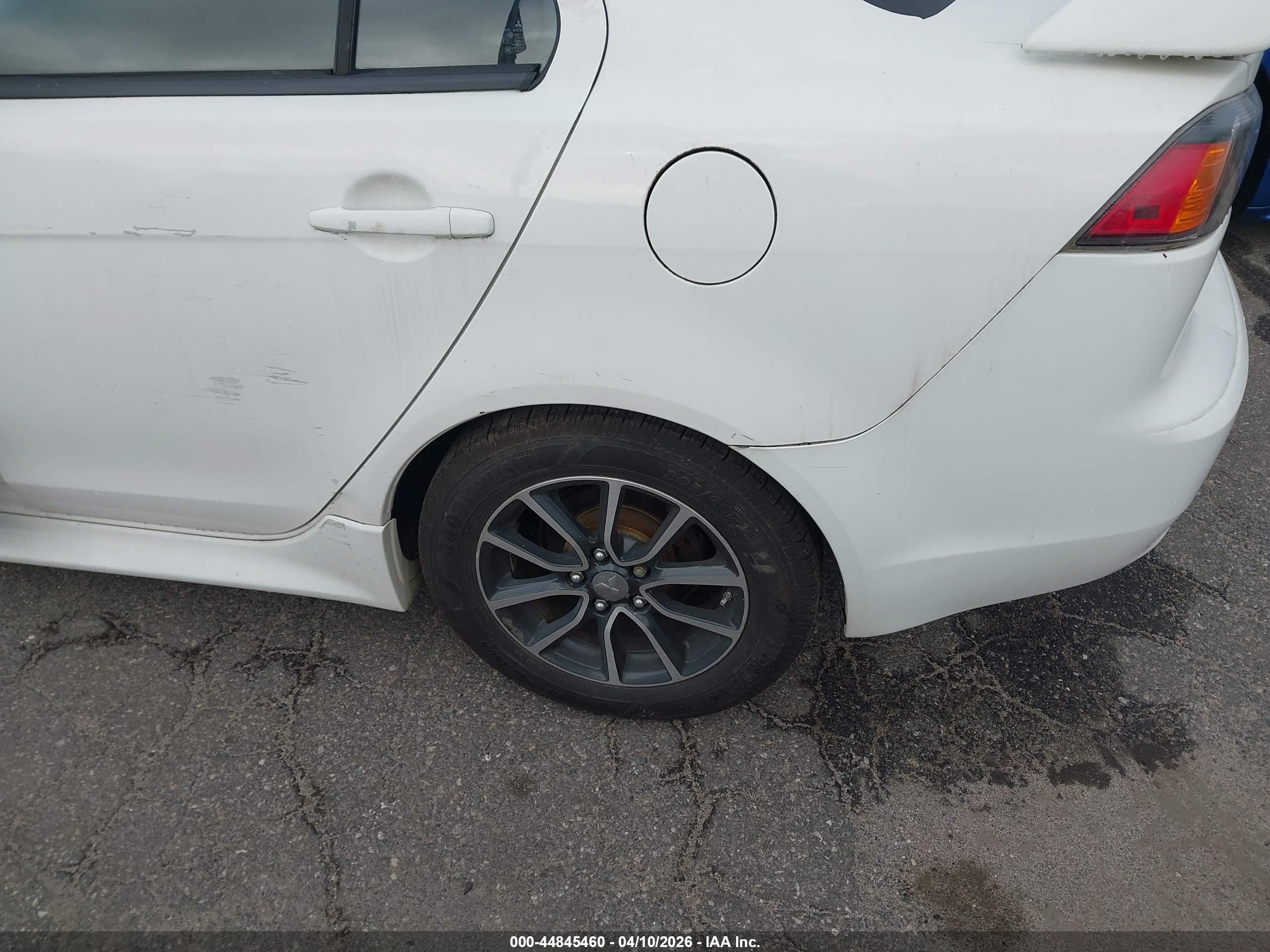 MITSUBISHI LANCER image 6