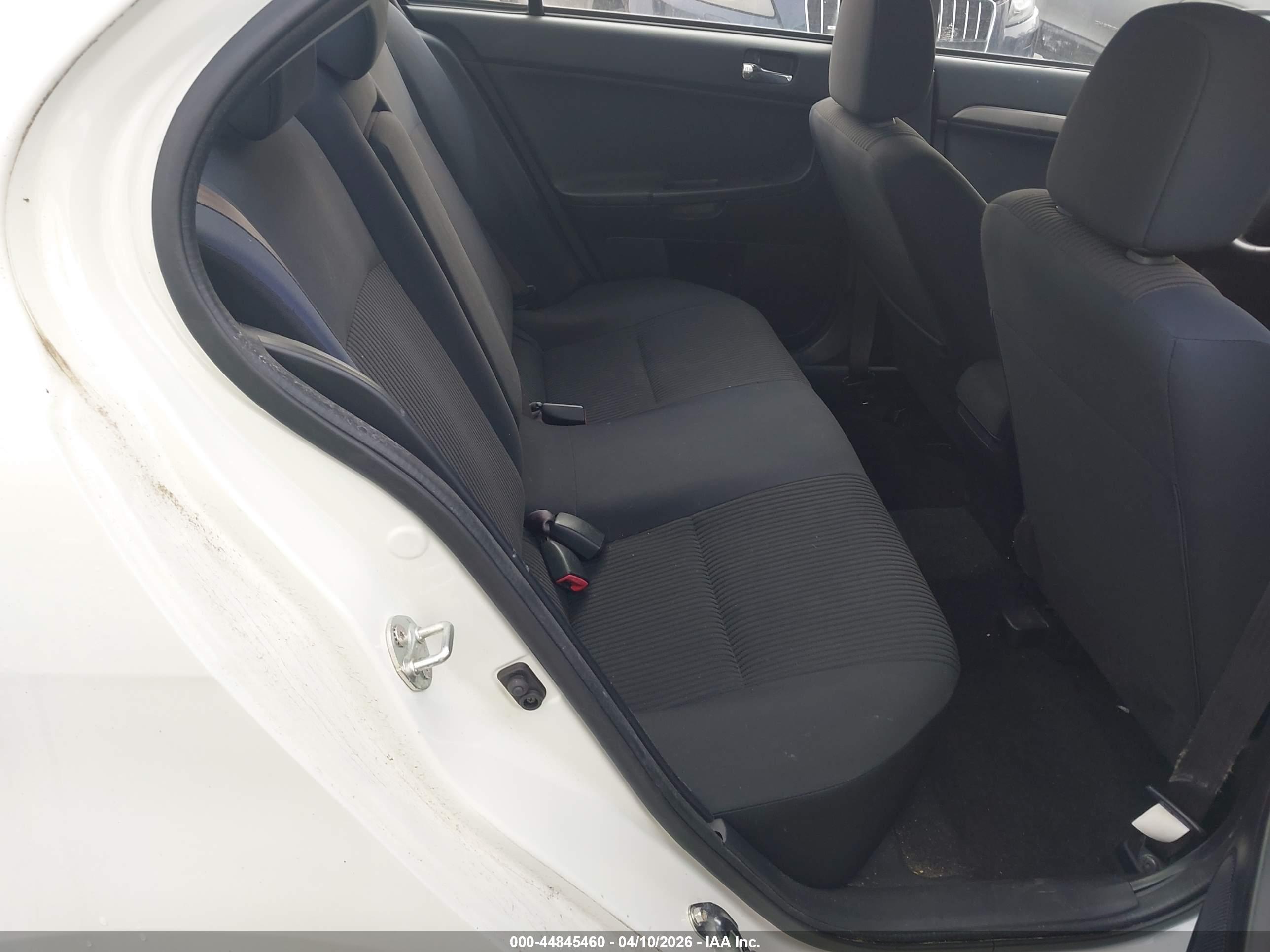 MITSUBISHI LANCER image 8