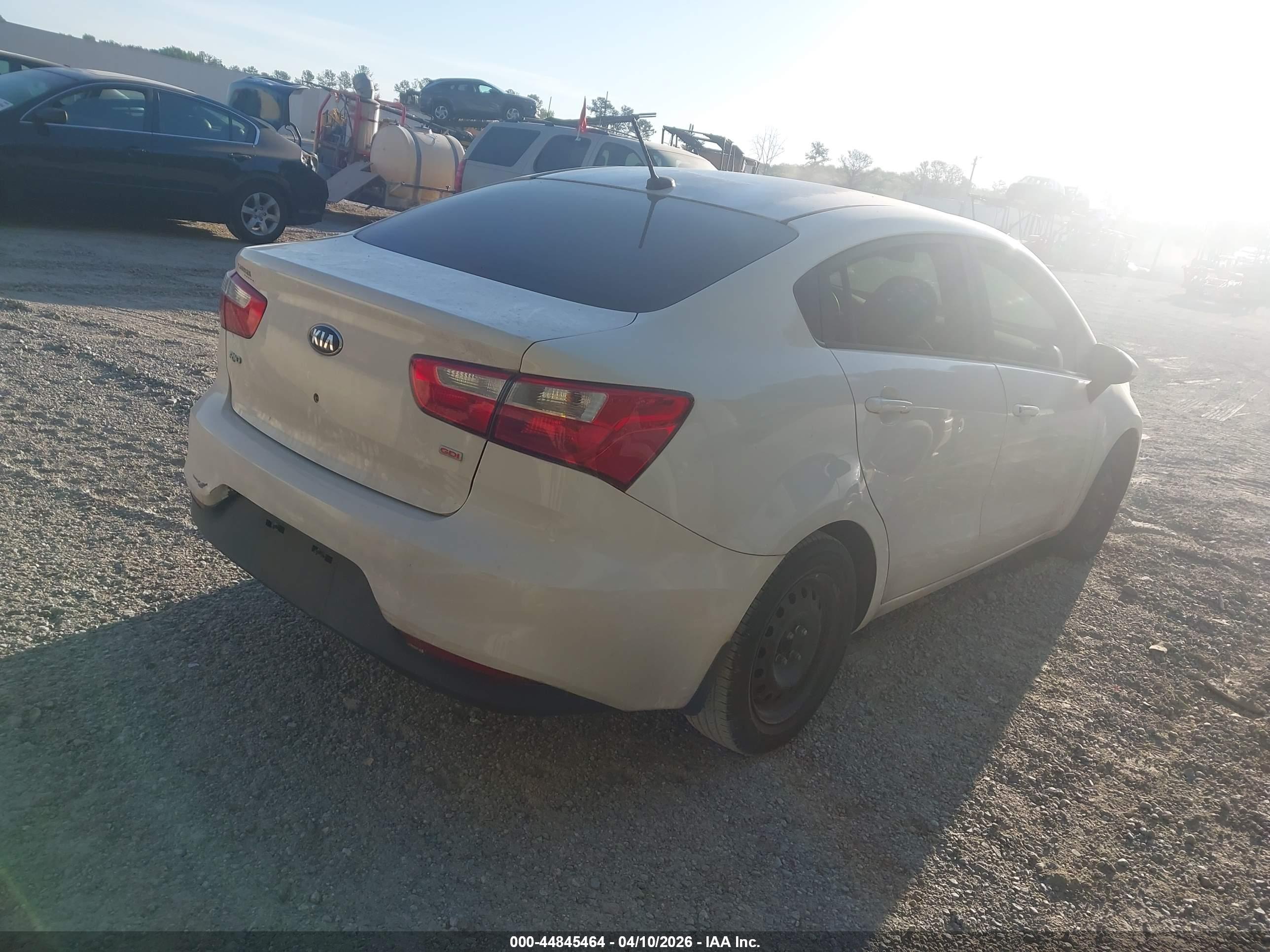 KIA RIO image 4