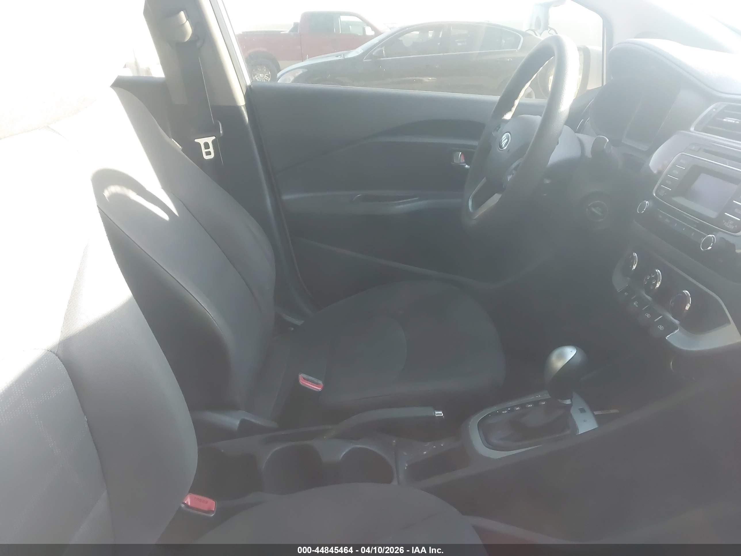 KIA RIO image 5