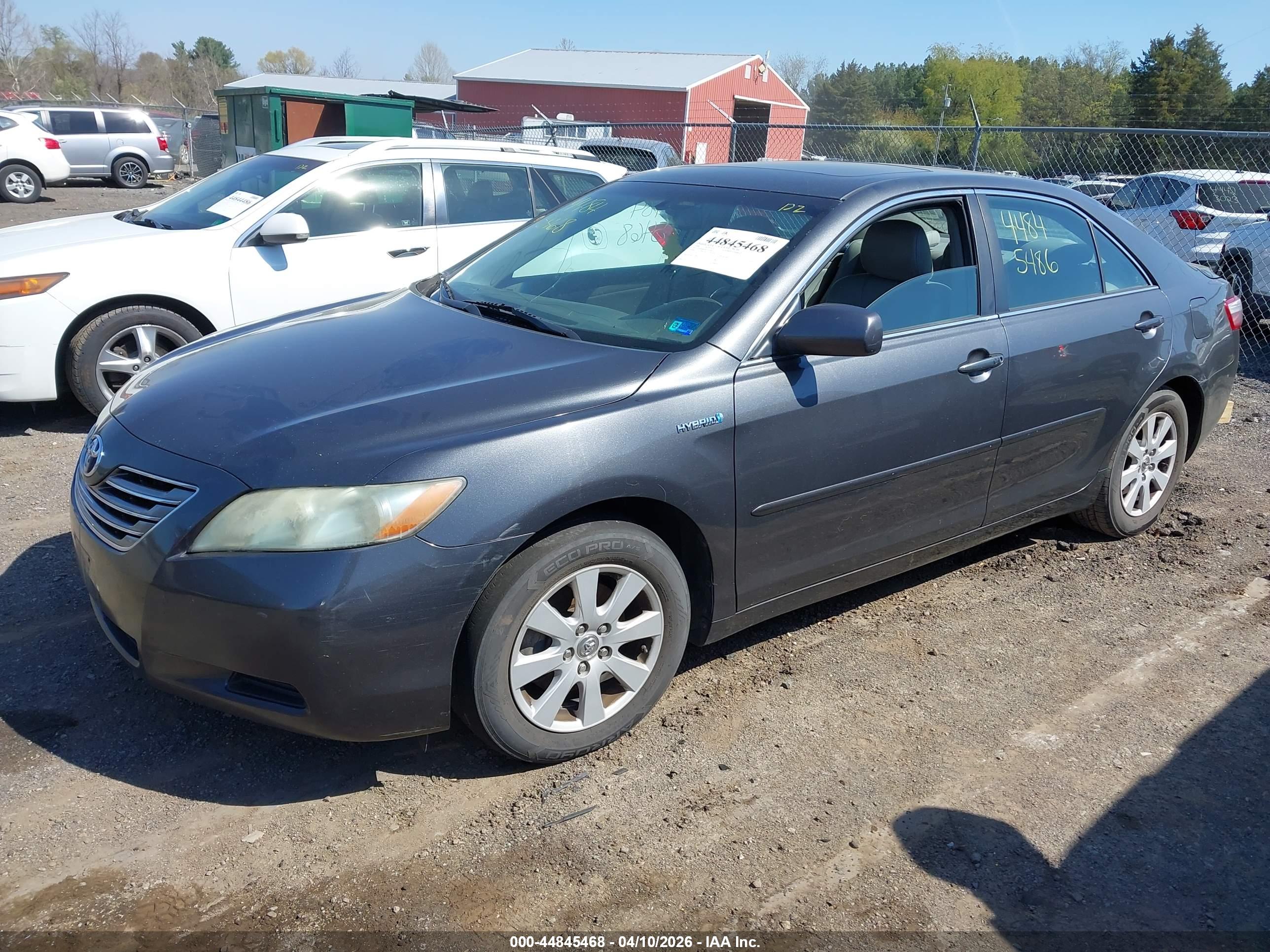 TOYOTA CAMRY image 2