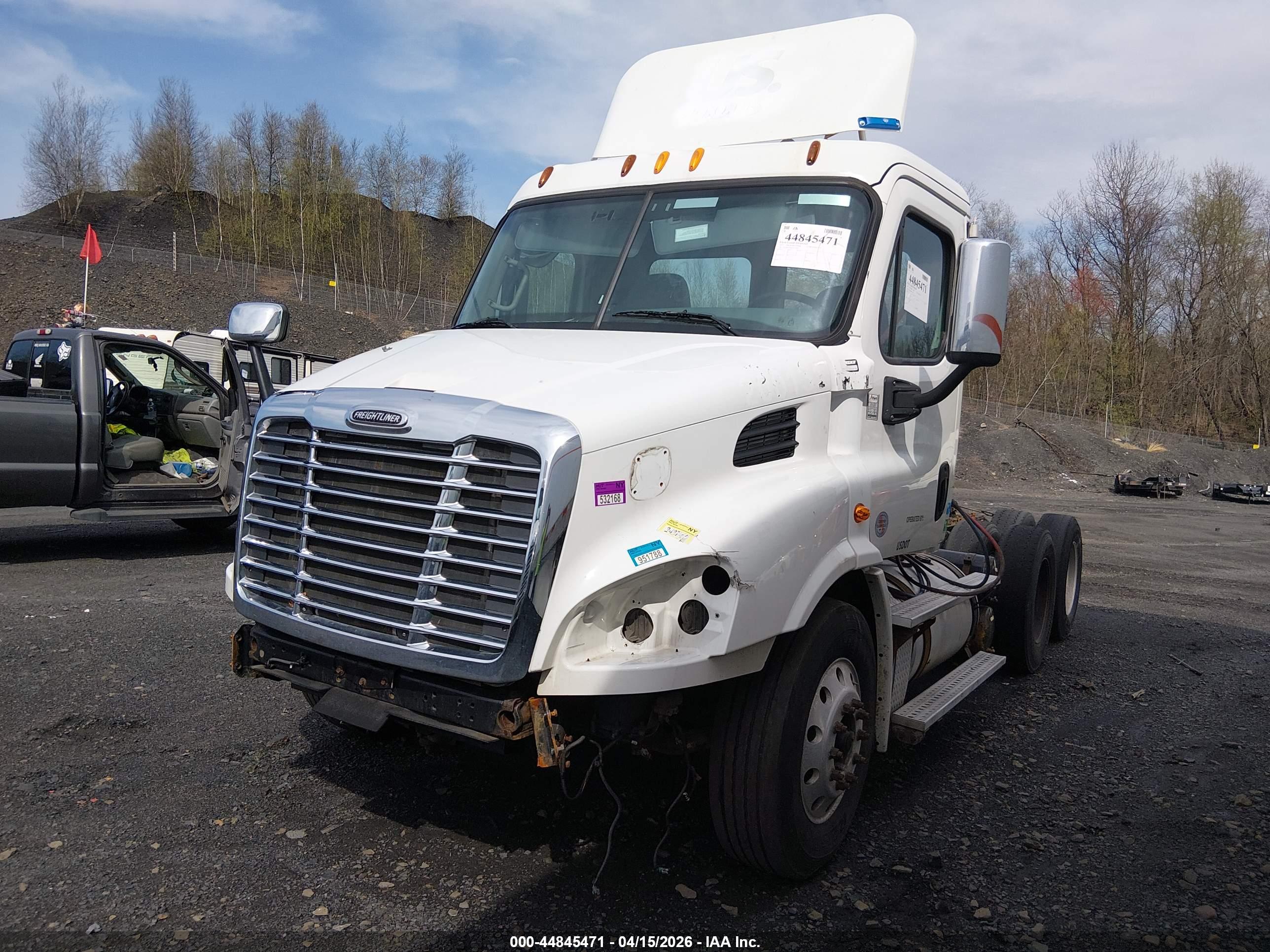 FREIGHTLINER CASCADIA image 2