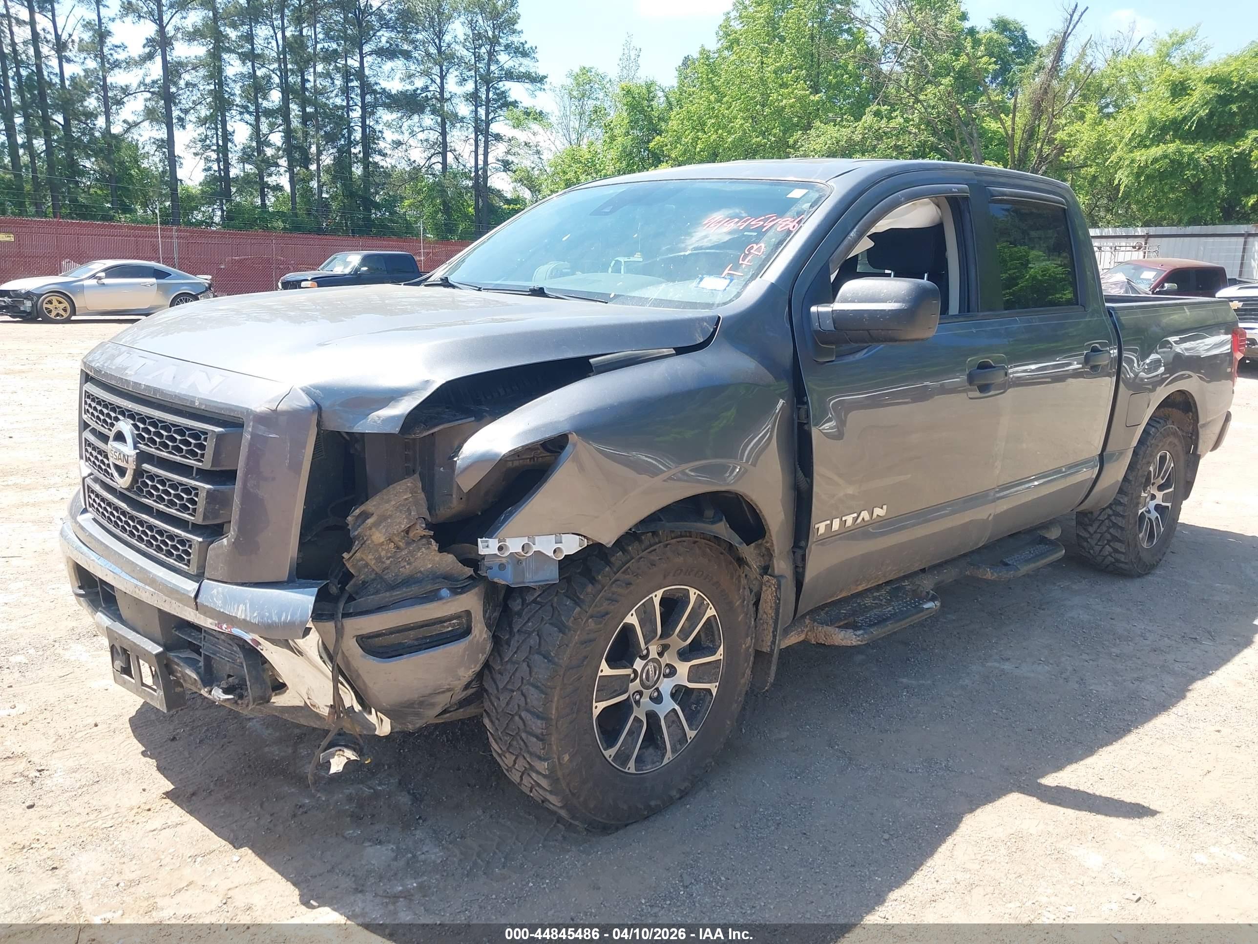 NISSAN TITAN image 2