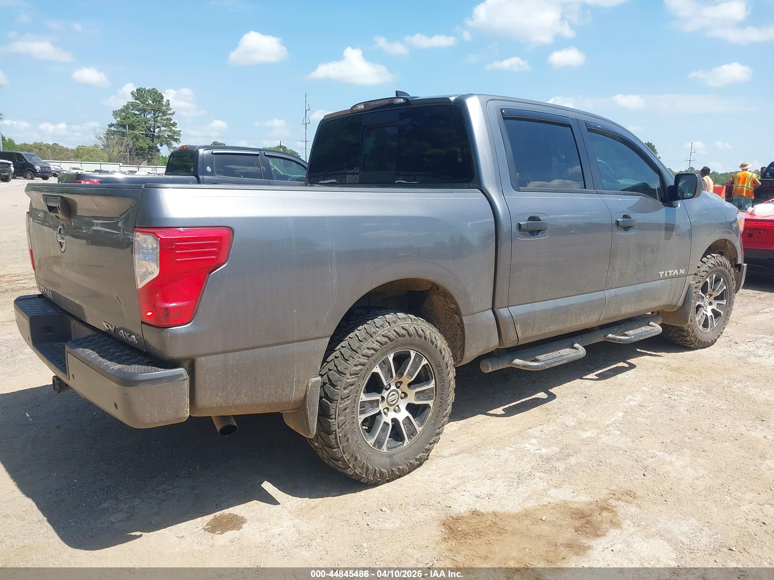 NISSAN TITAN image 4