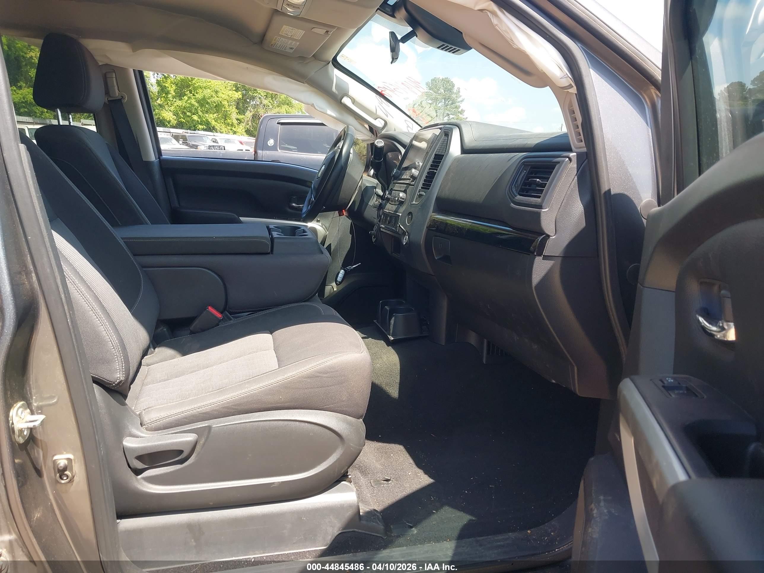 NISSAN TITAN image 5