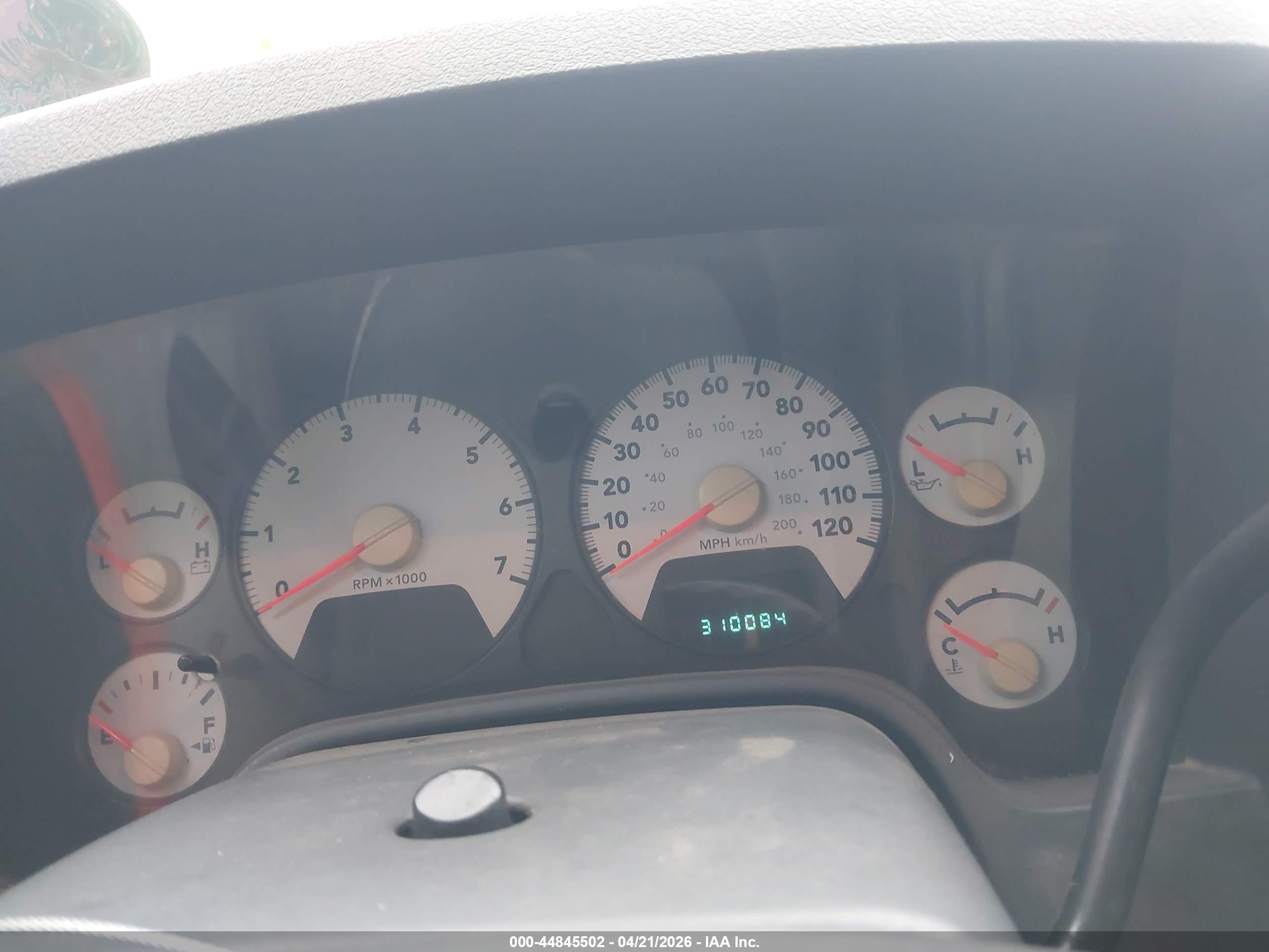 DODGE RAM image 7