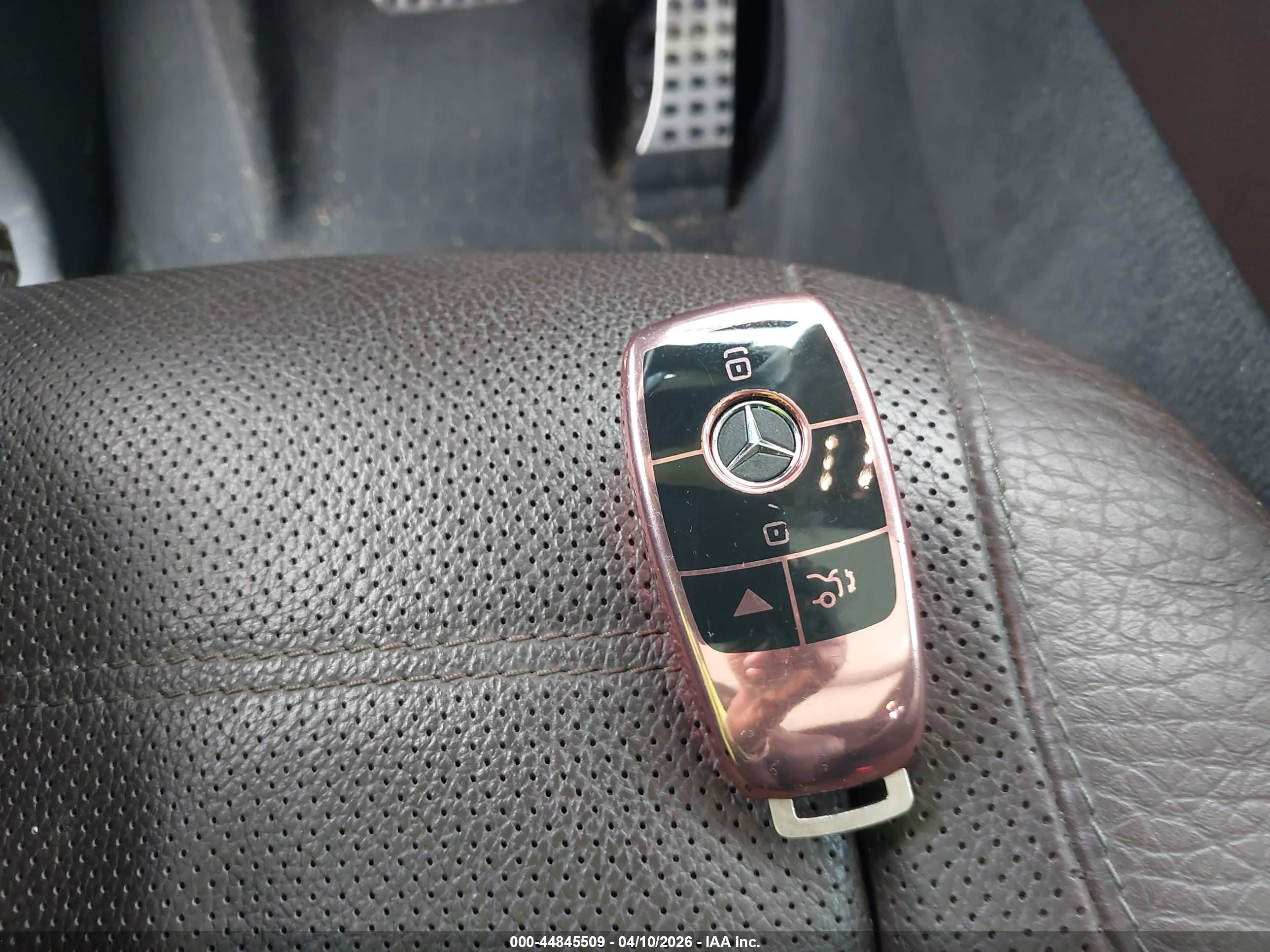MERCEDES-BENZ GLS image 11