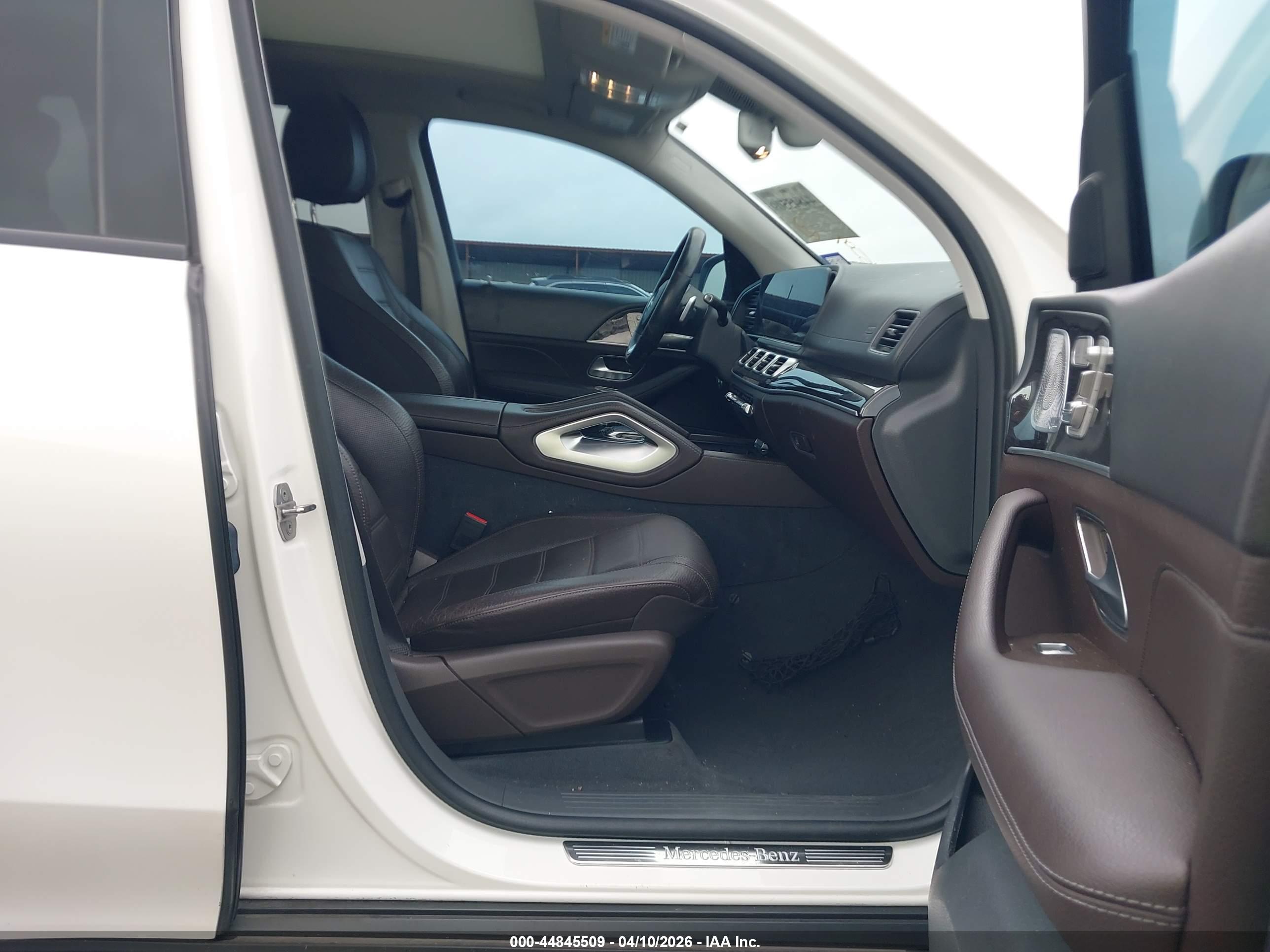MERCEDES-BENZ GLS image 5