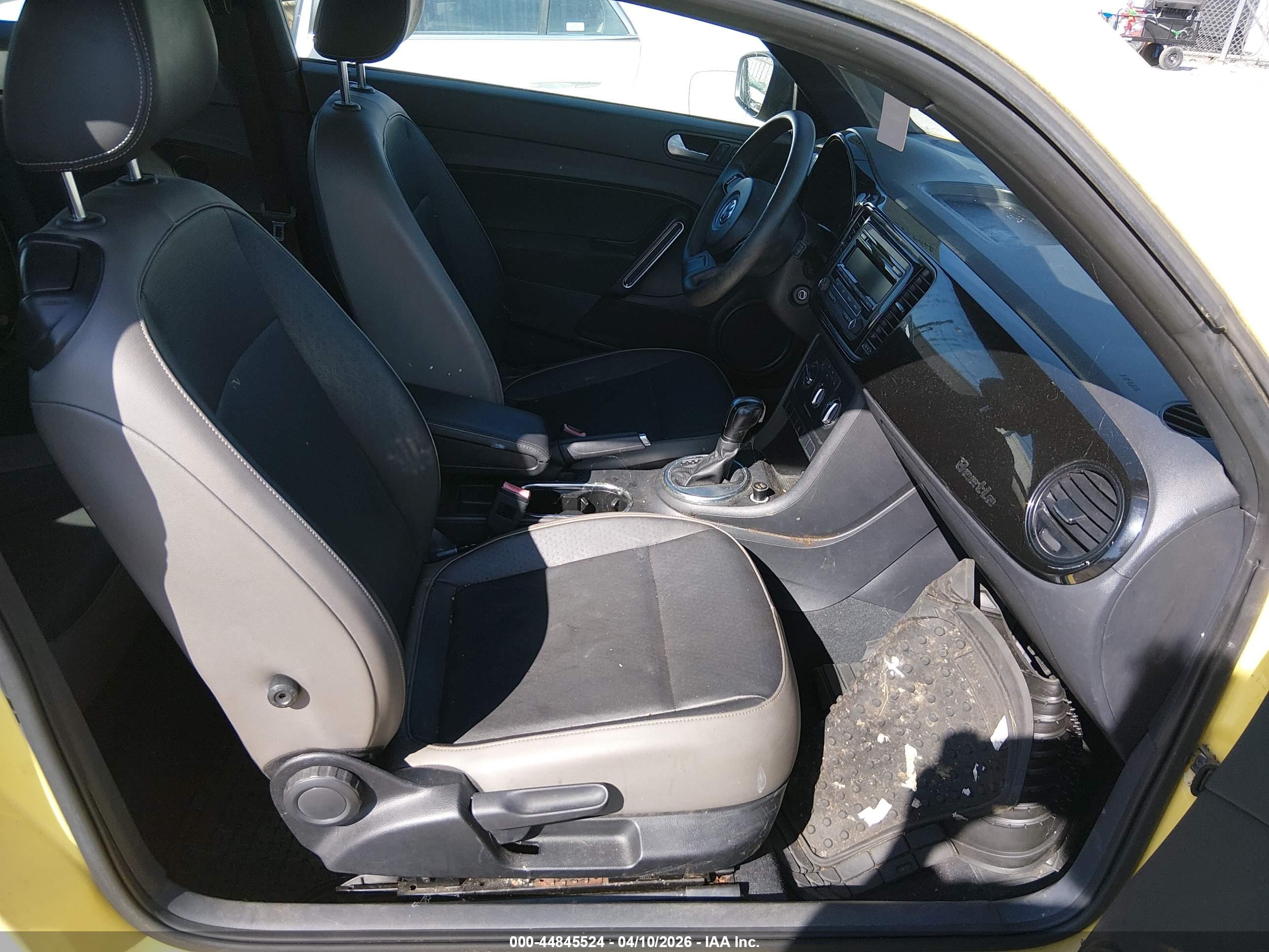 VOLKSWAGEN BEETLE image 5