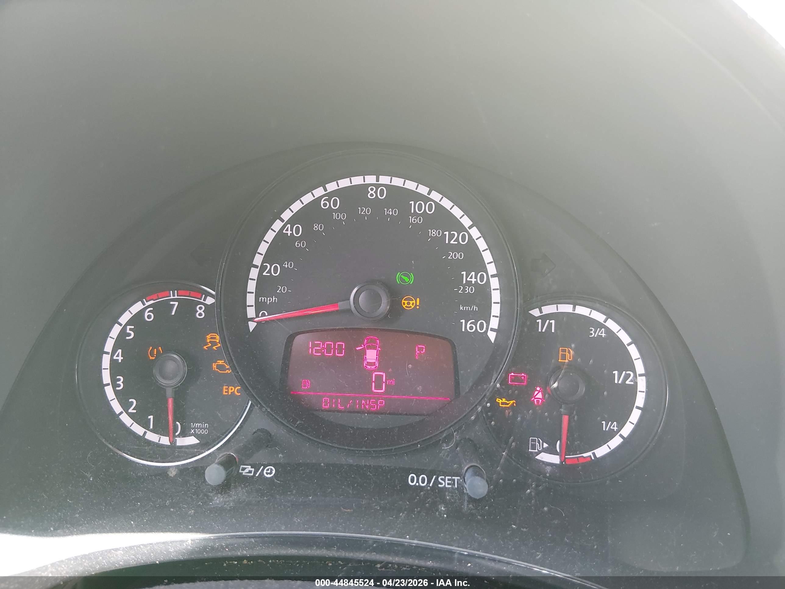 VOLKSWAGEN BEETLE image 7
